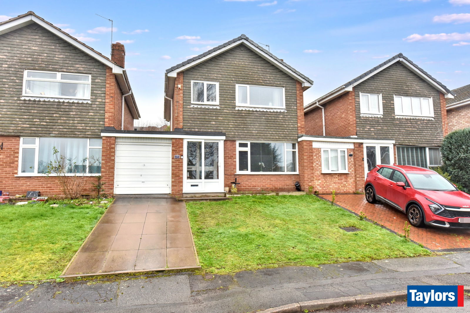3 bedroom Link detached house Under Offer