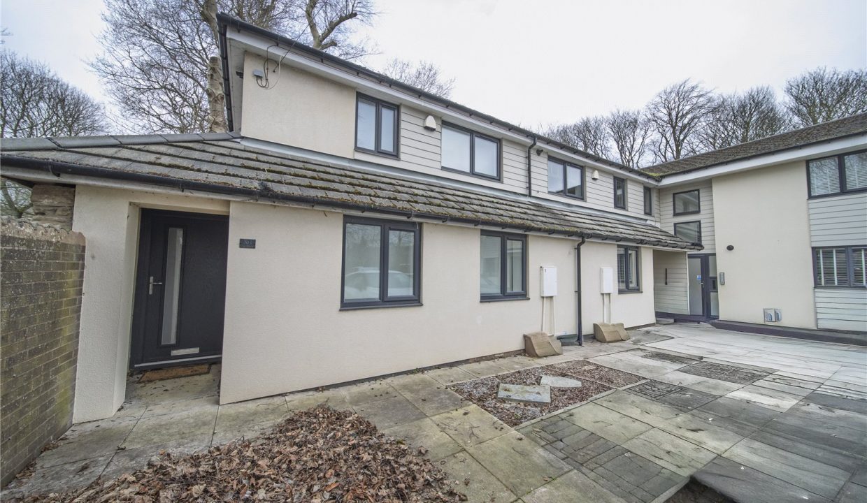  Terraced House For Sale
