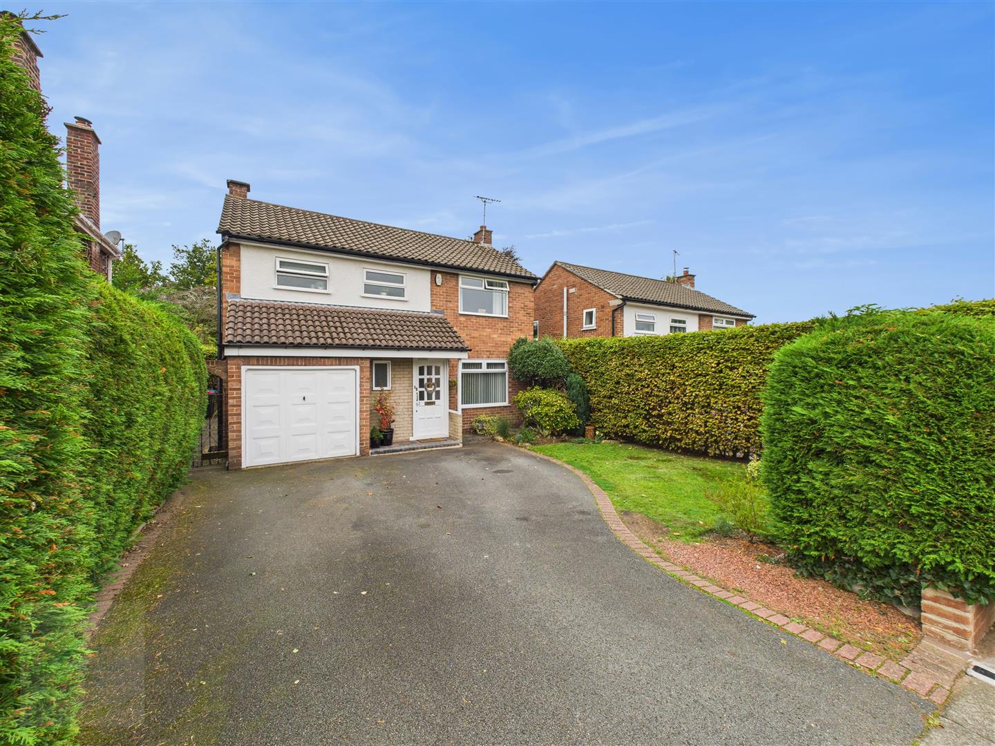 4 bedroom Detached house Under Offer