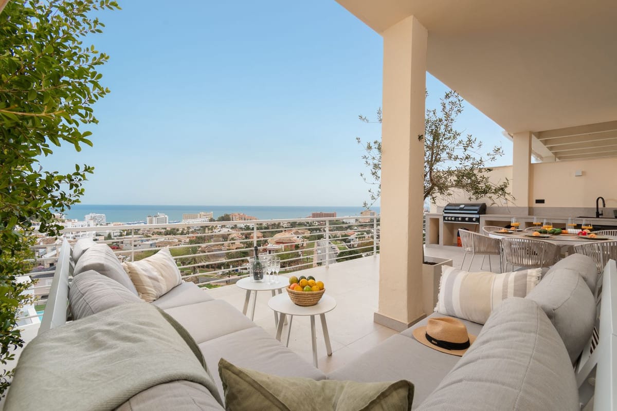 4 bedroom Apartment For Sale