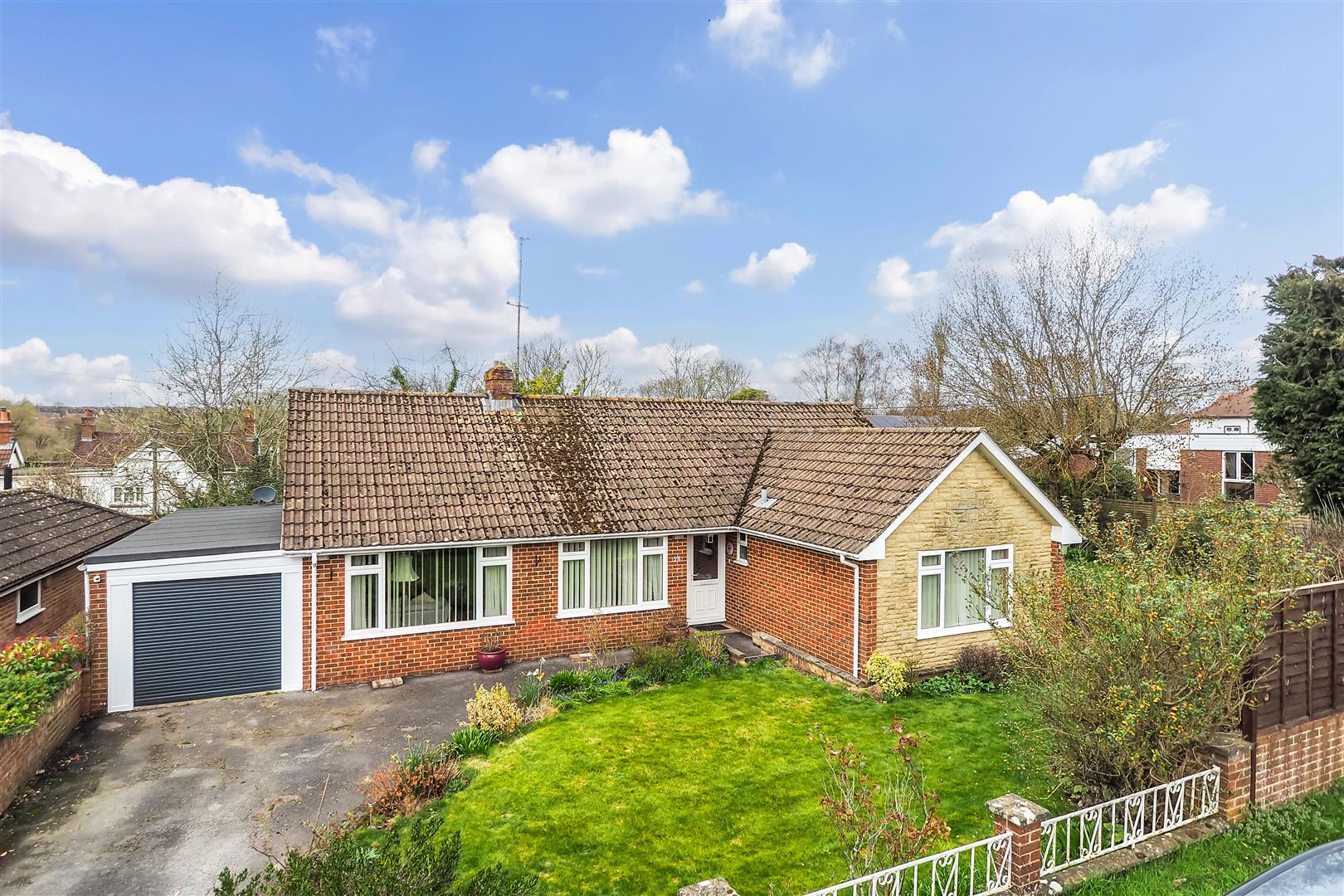3 bedroom Detached bungalow Under Offer