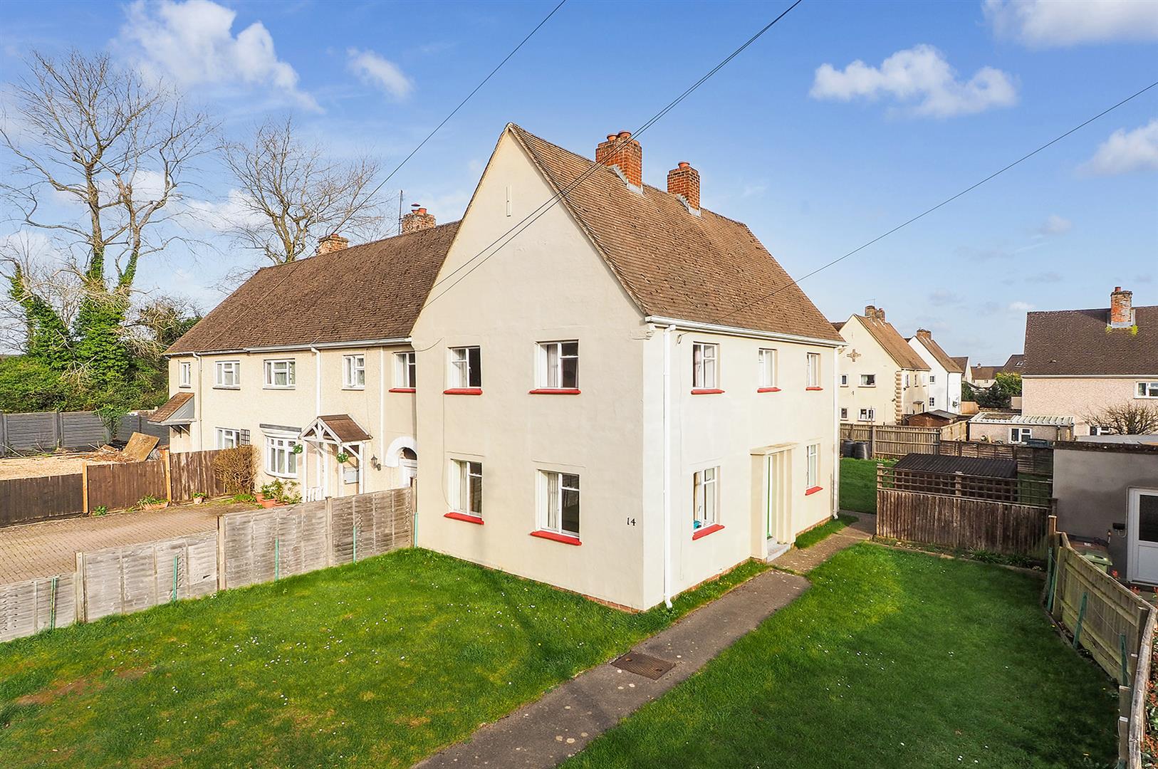 4 bedroom End of terrace house Under Offer