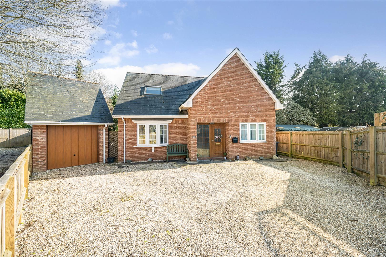 4 bedroom Detached house Under Offer