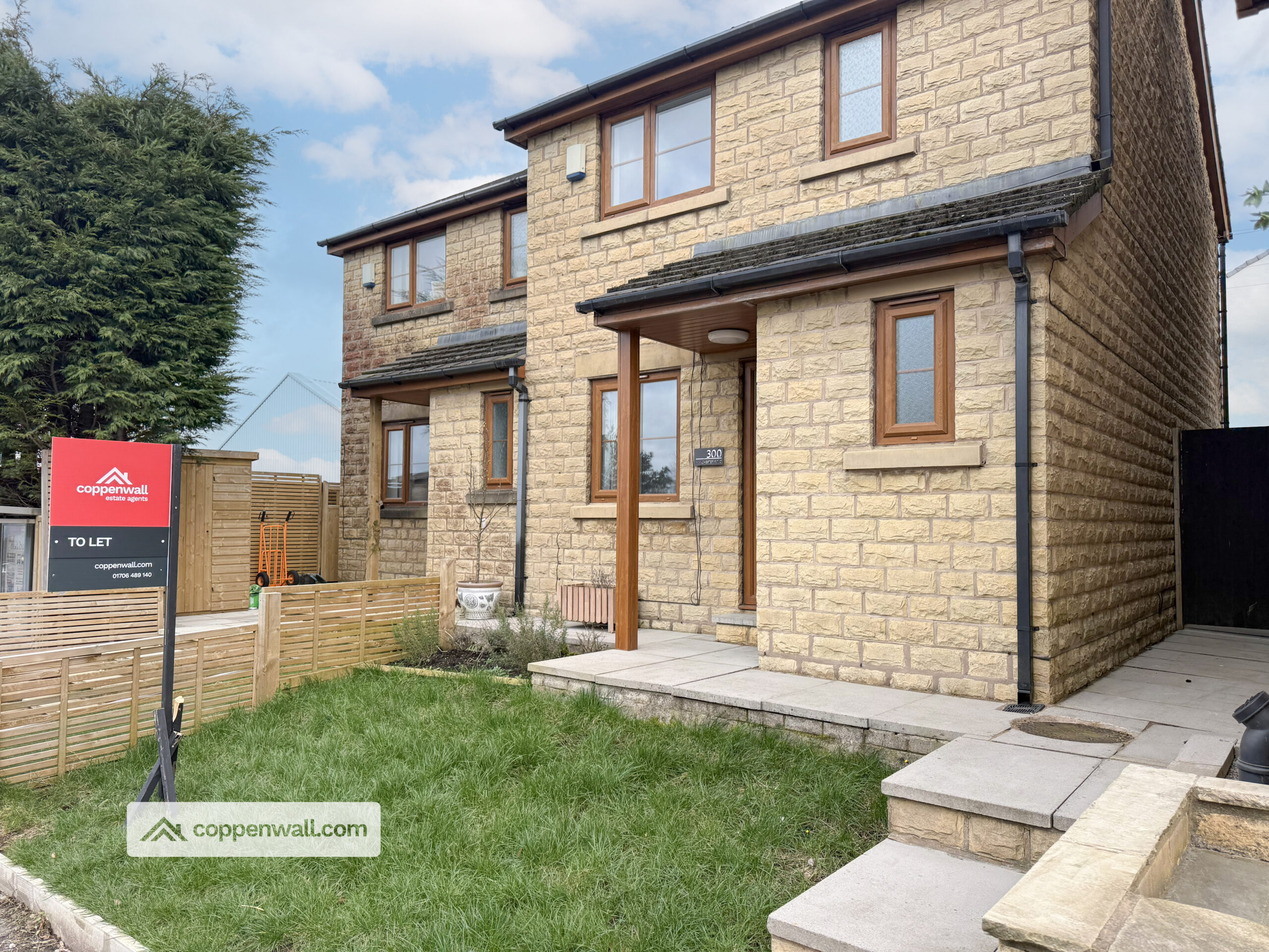 3 bedroom Semi-detached house To Let
