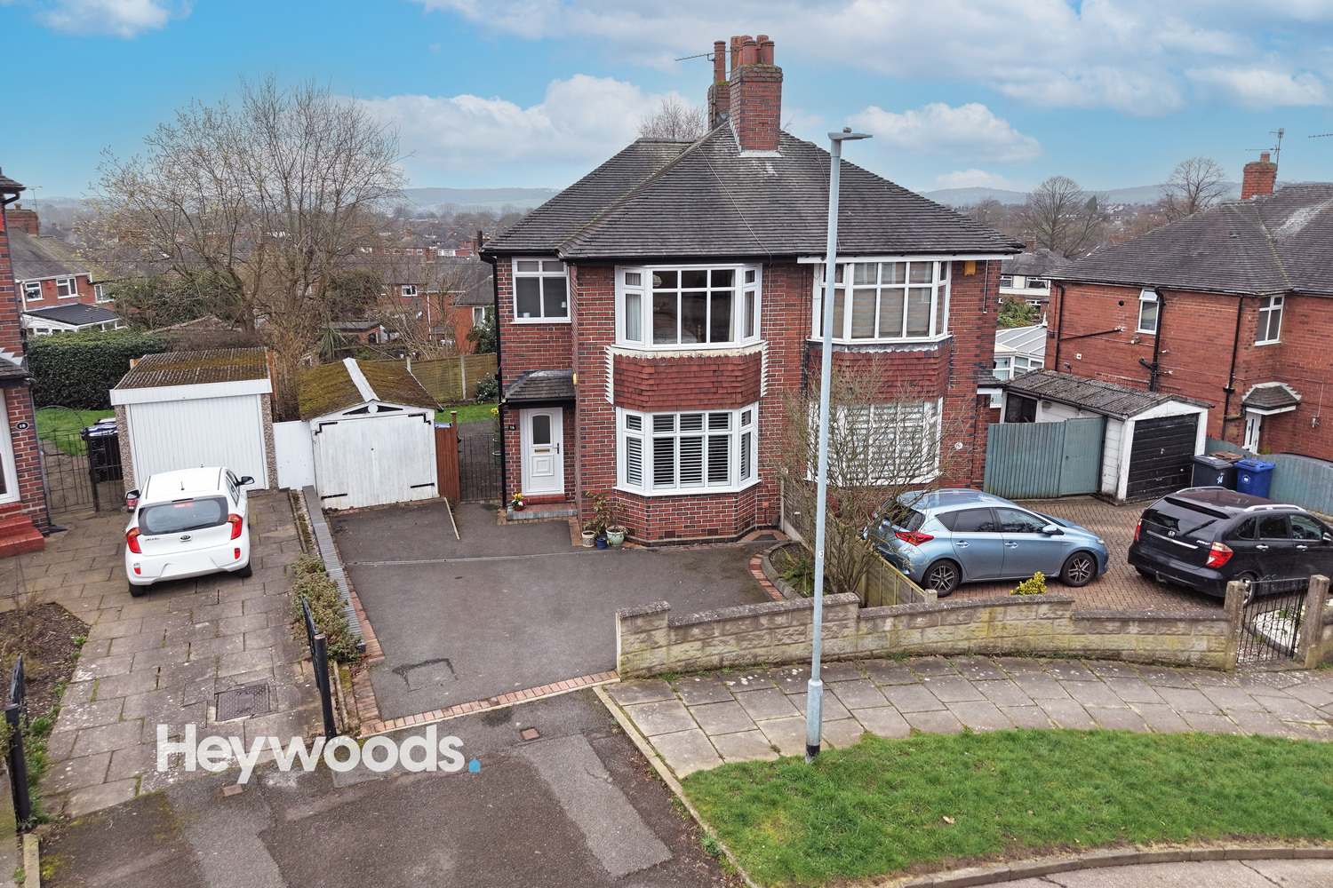 3 bedroom Semi-detached house For Sale