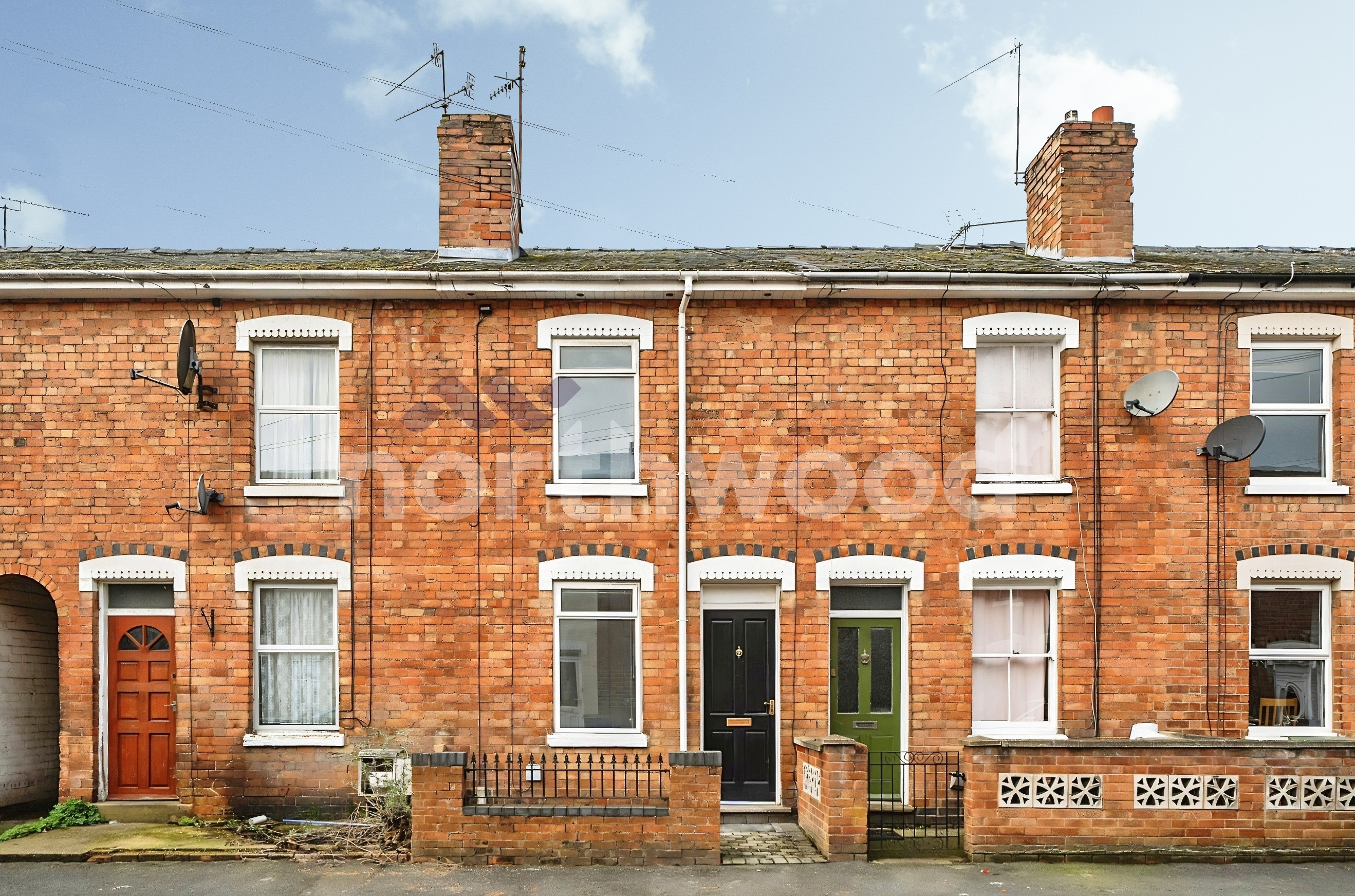 2 bedroom Terraced House Under Offer