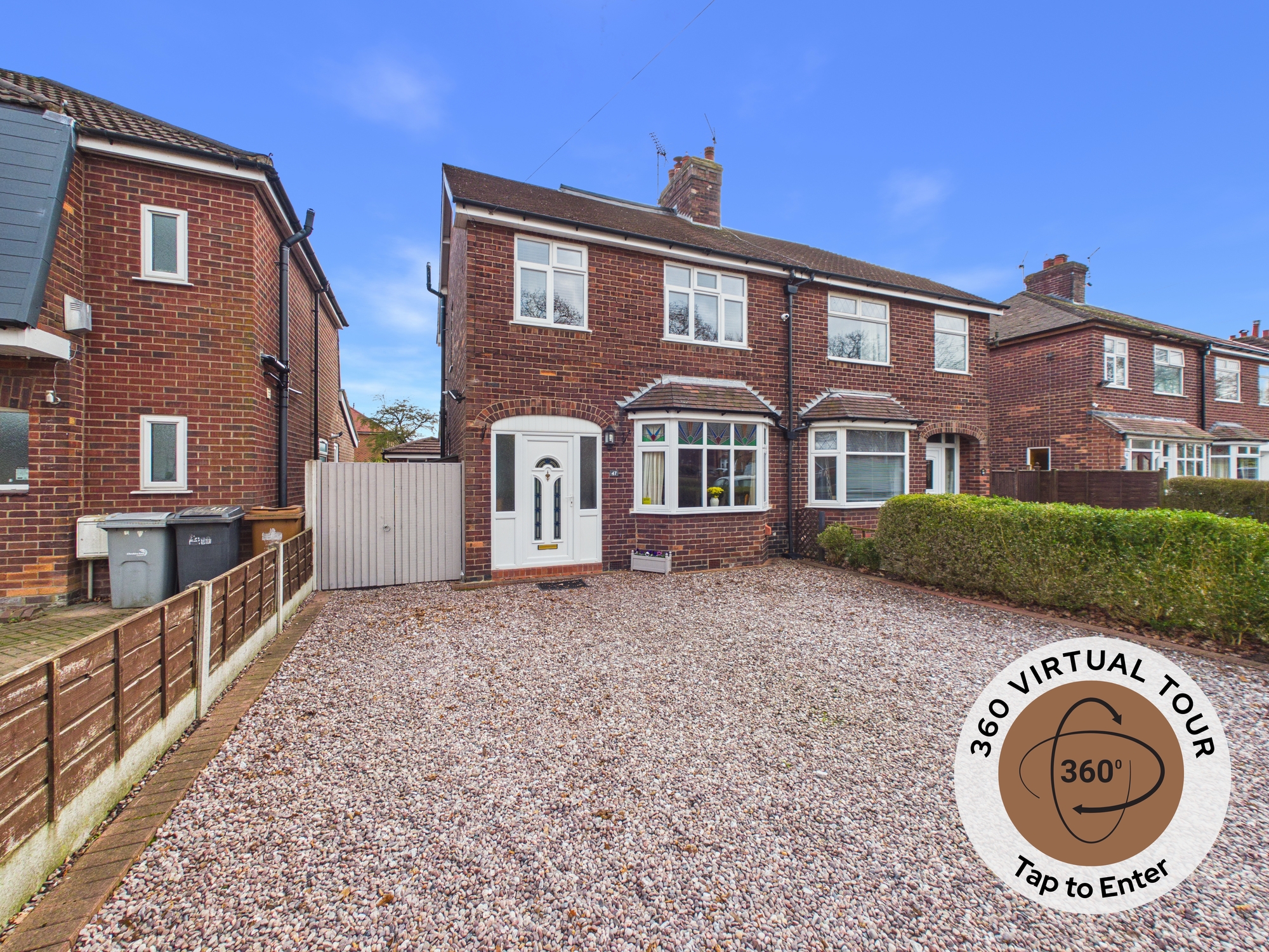 3 bedroom Semi-detached house Under Offer