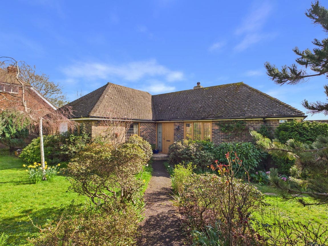 3 bedroom Bungalow For Sale