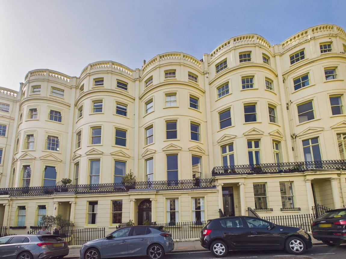1 bedroom Flat For Sale
