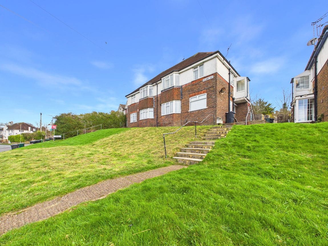 2 bedroom Maisonette Under Offer