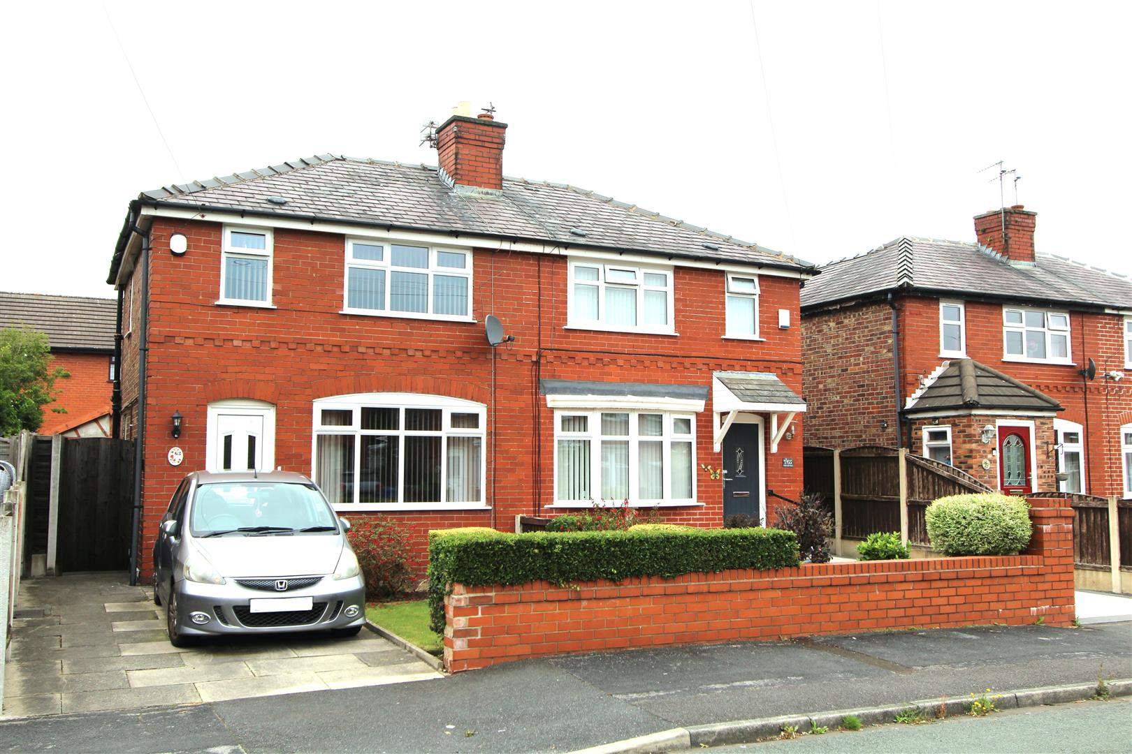 2 bedroom Semi-detached house For Sale