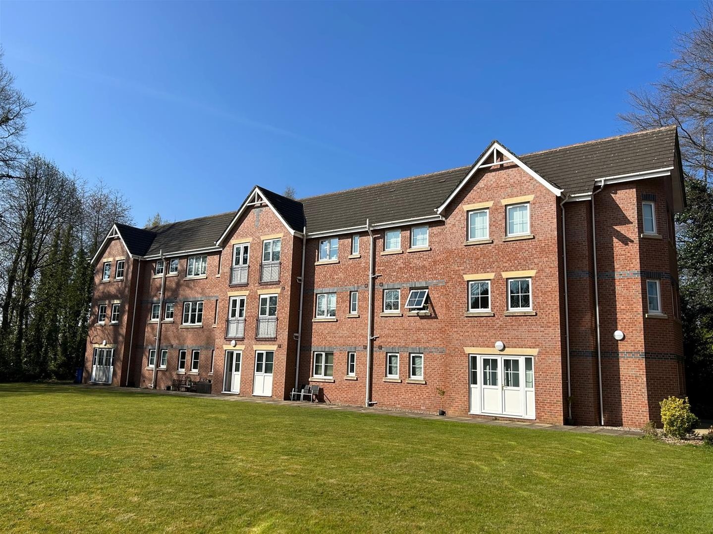 2 bedroom Apartment Under Offer