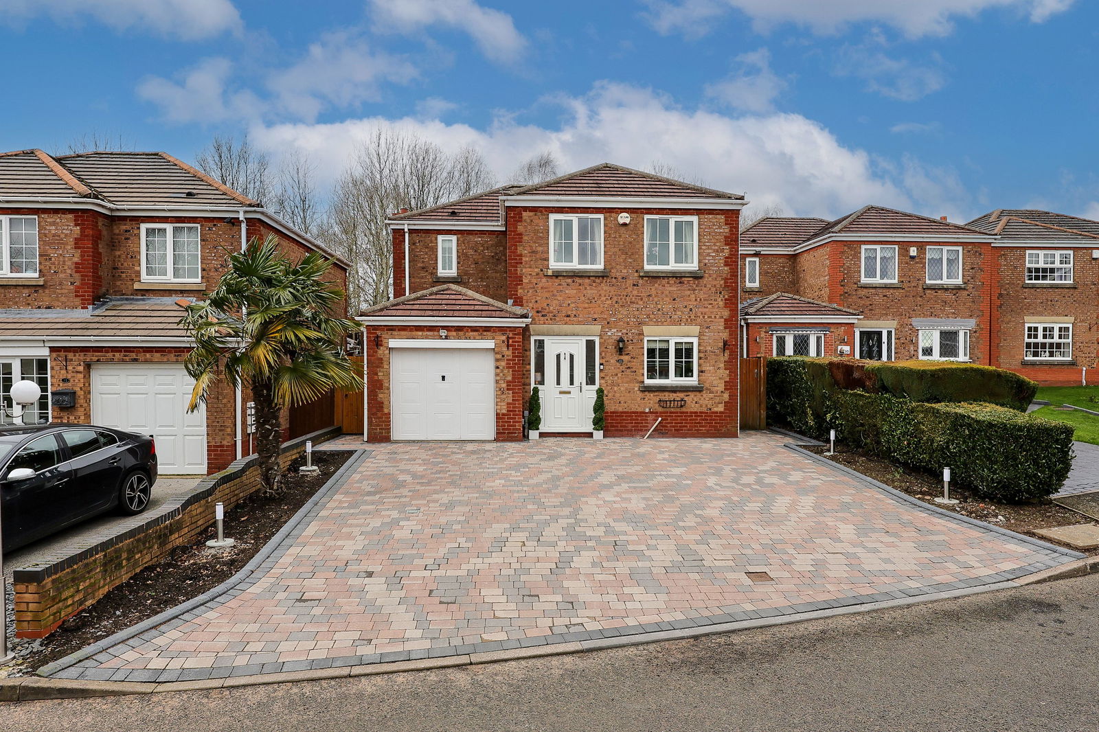 4 bedroom Detached house Under Offer