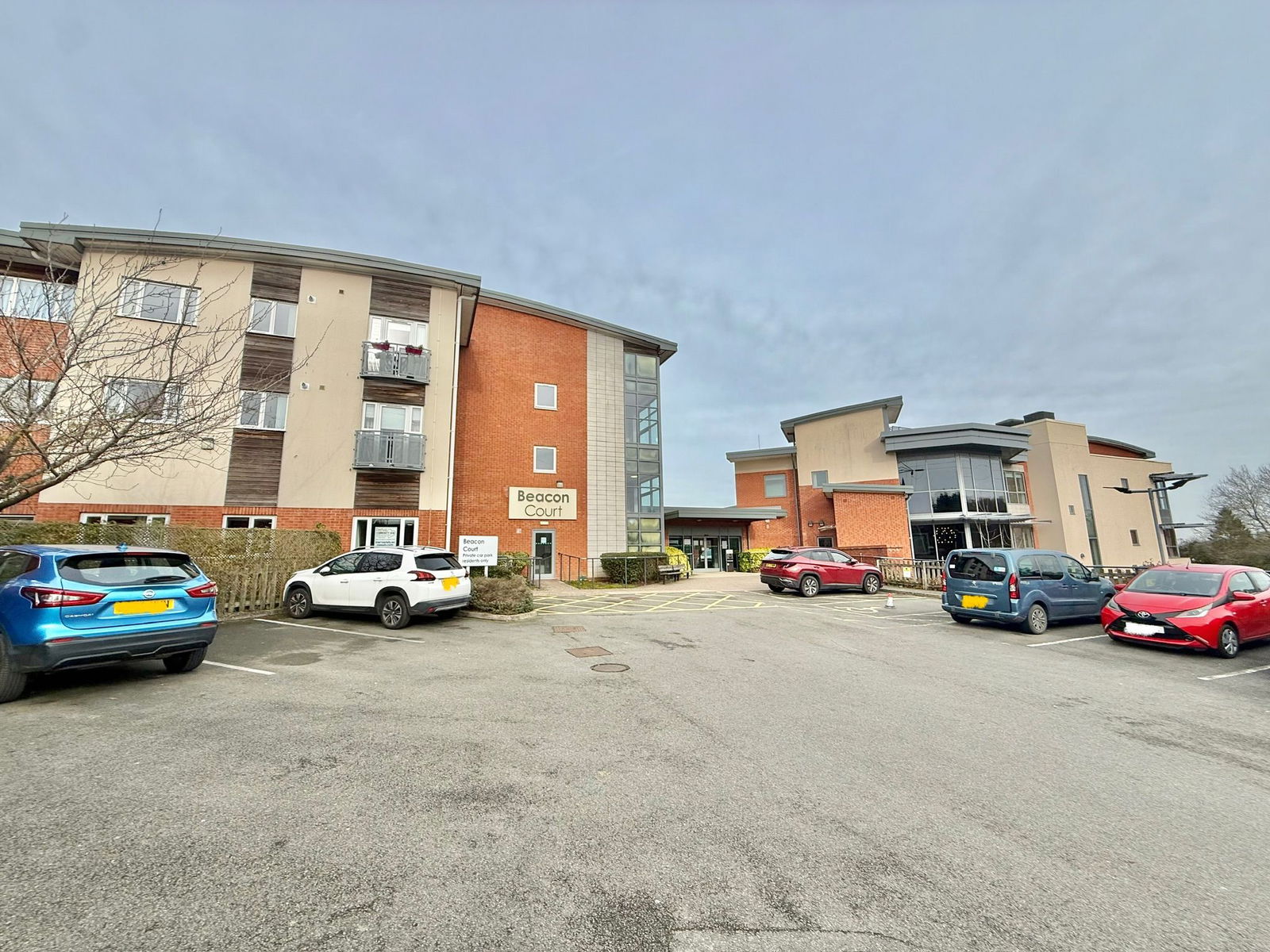 2 bedroom Apartment For Sale