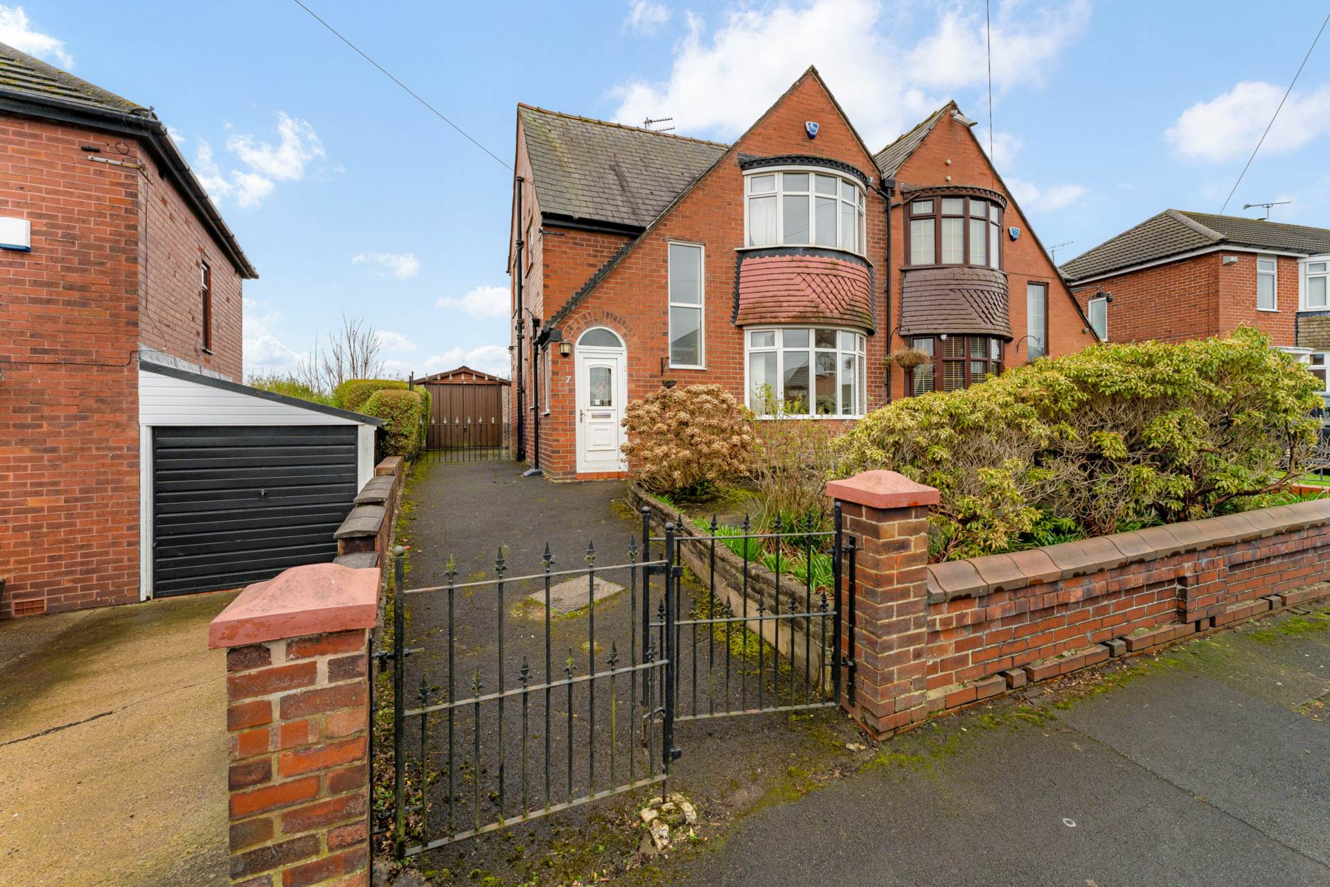 3 bedroom Semi-detached house For Sale