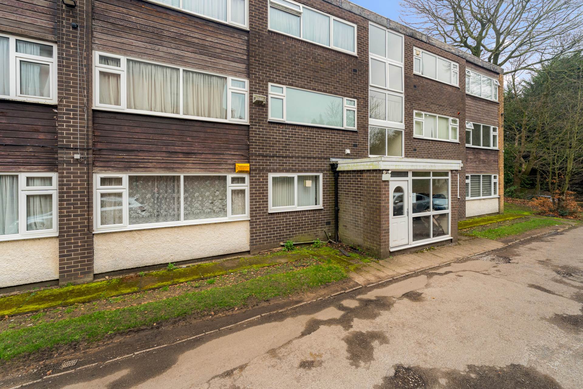 2 bedroom Apartment For Sale