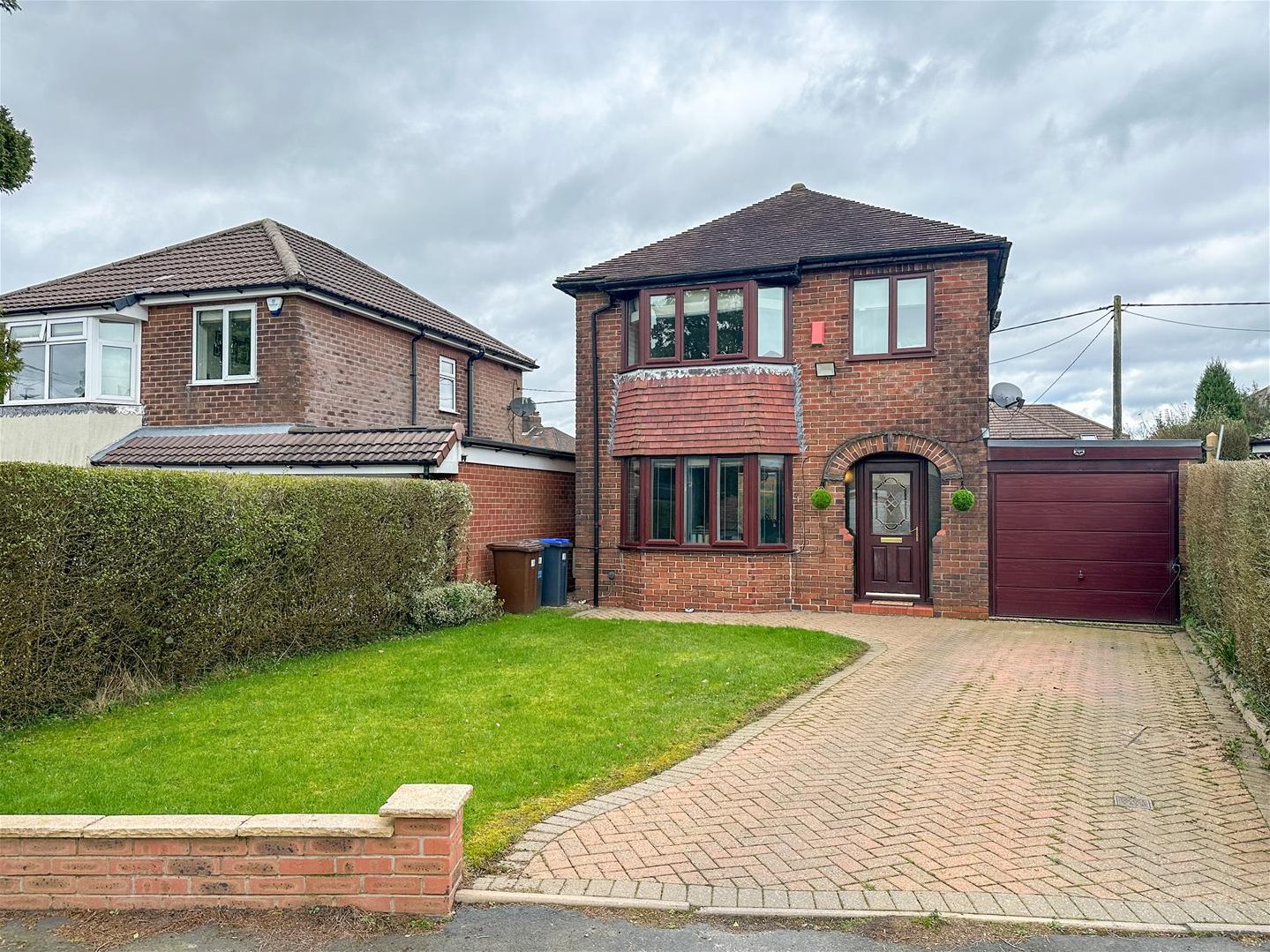 3 bedroom Link detached house Under Offer