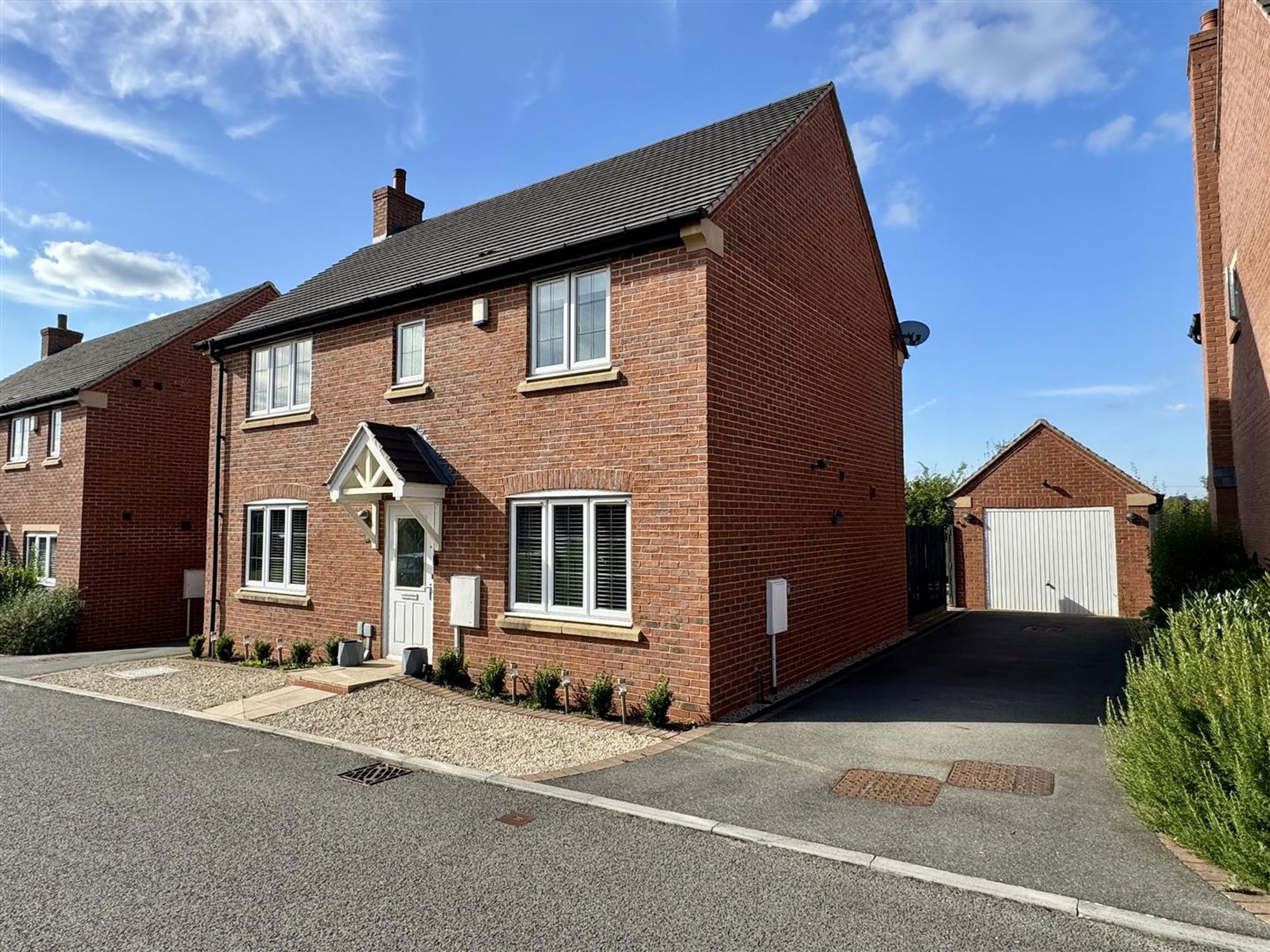 4 bedroom Detached house For Sale