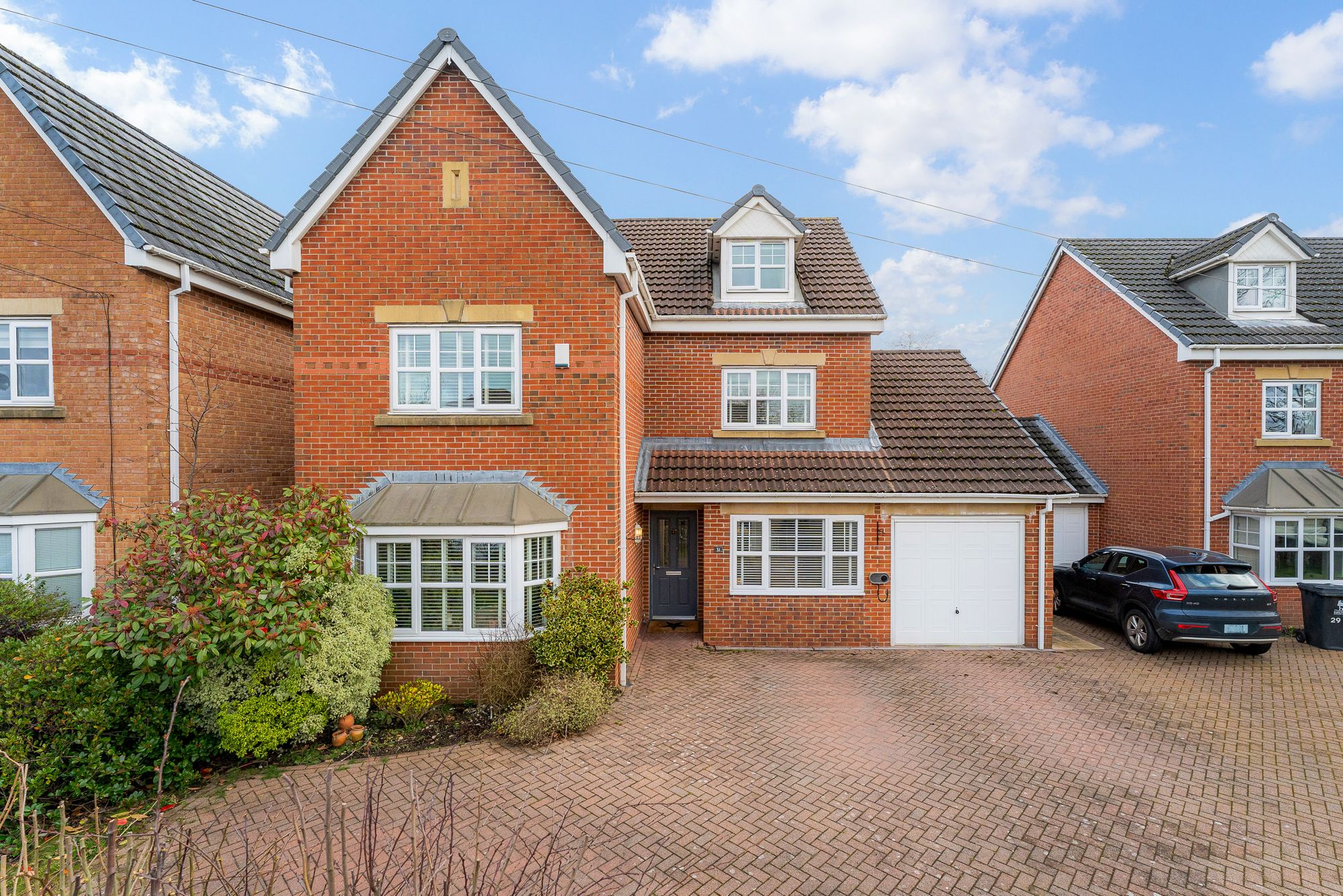 5 bedroom Detached house Under Offer