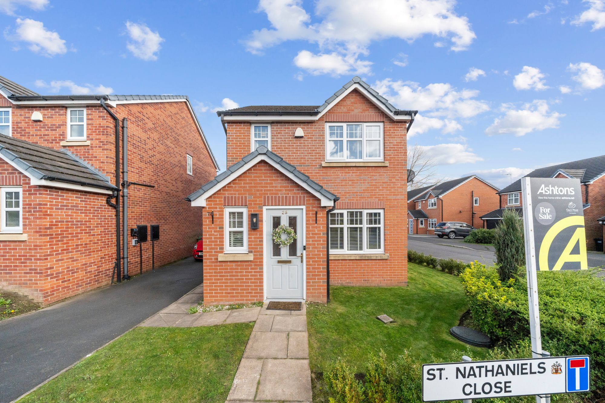 3 bedroom Detached house Under Offer