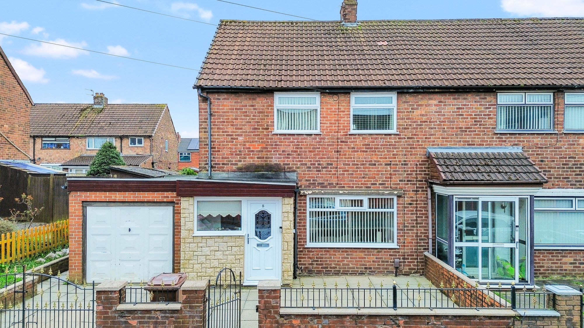 3 bedroom End of terrace house Under Offer