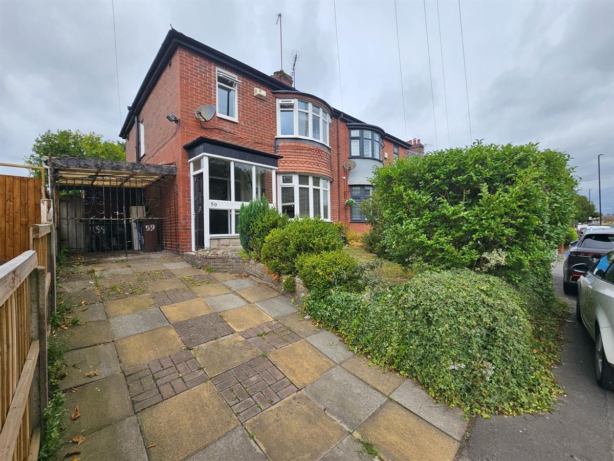 3 bedroom Semi-detached house Let