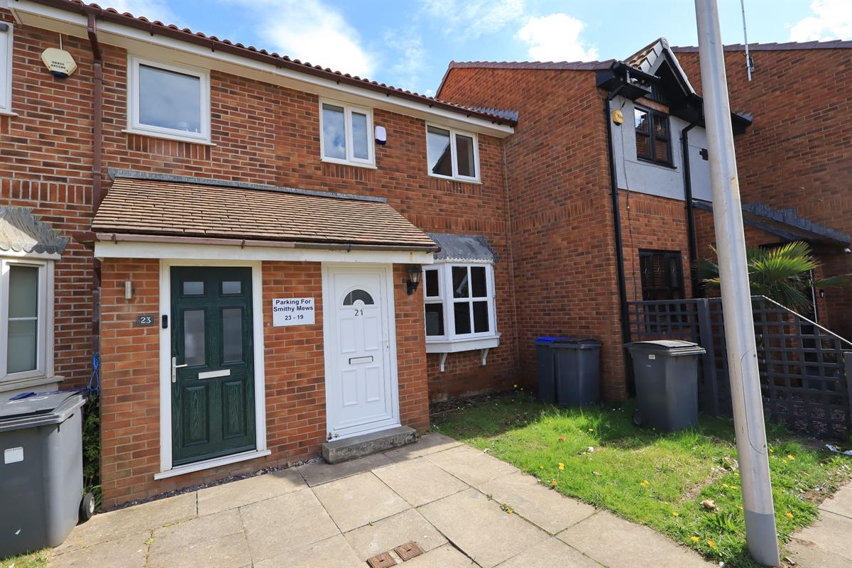 3 bedroom Semi-detached house Let