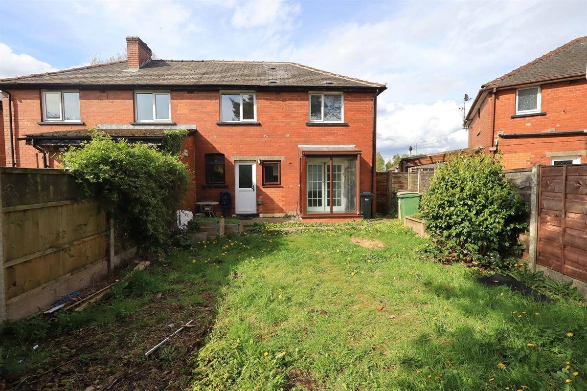 3 bedroom Semi-detached house Let