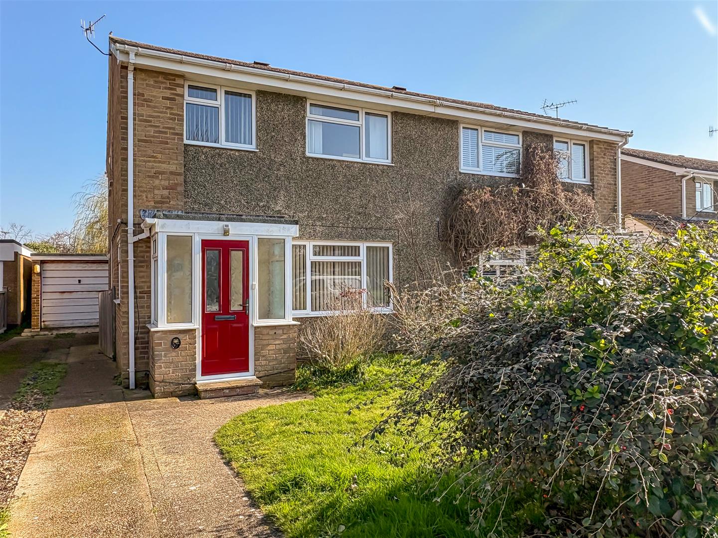 3 bedroom Semi-detached house For Sale