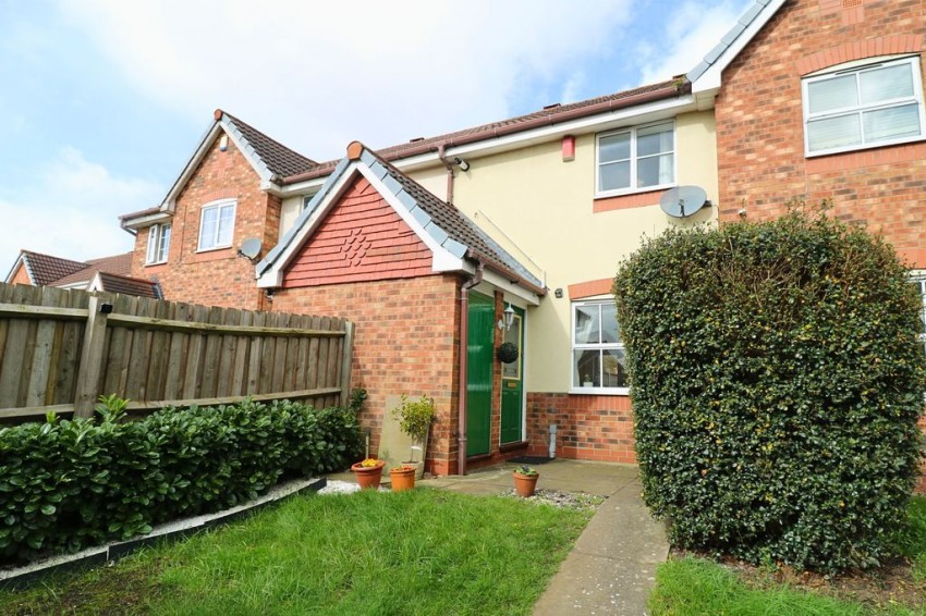 2 bedroom Terraced House Under Offer