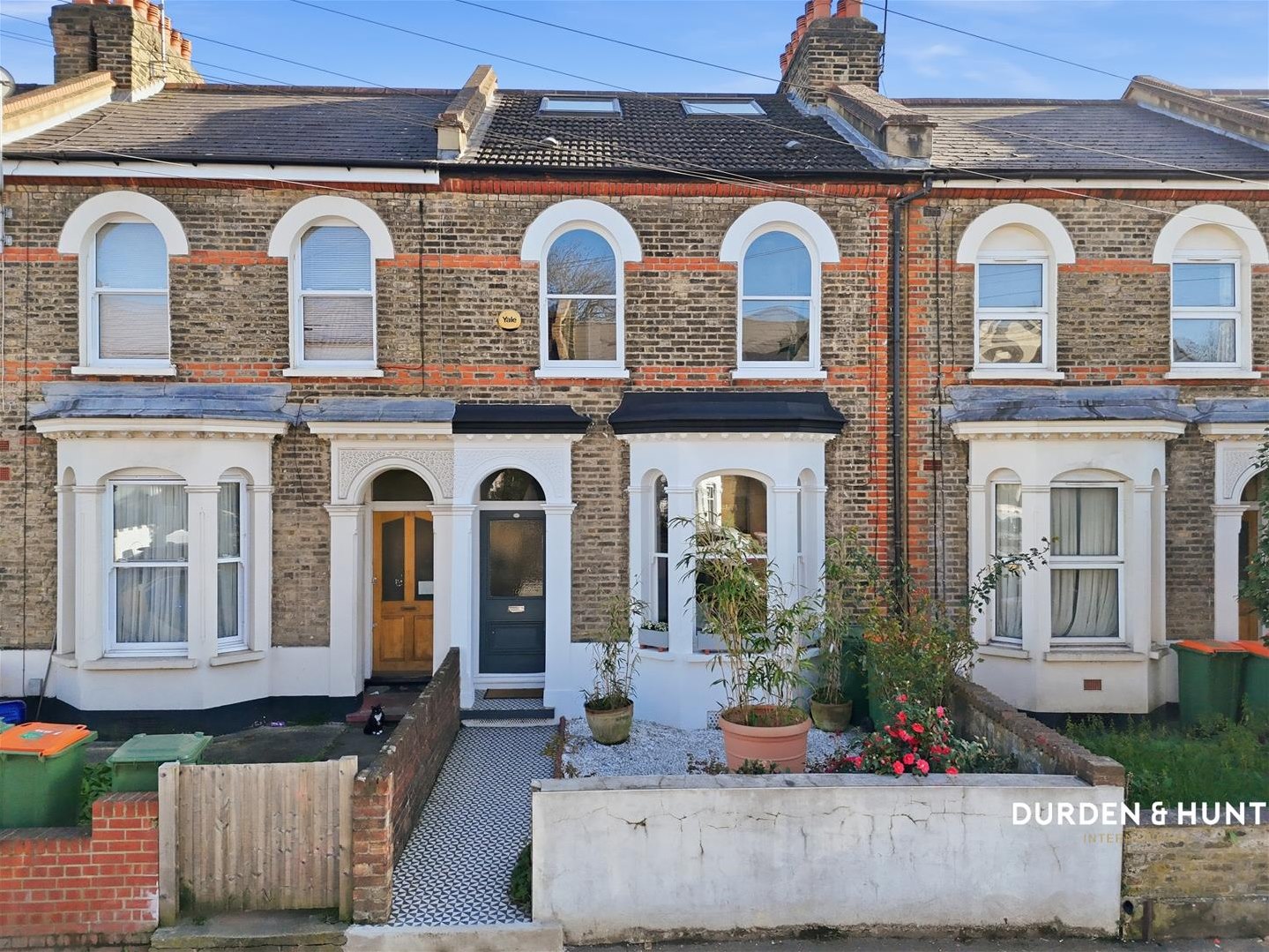 4 bedroom Flat For Sale
