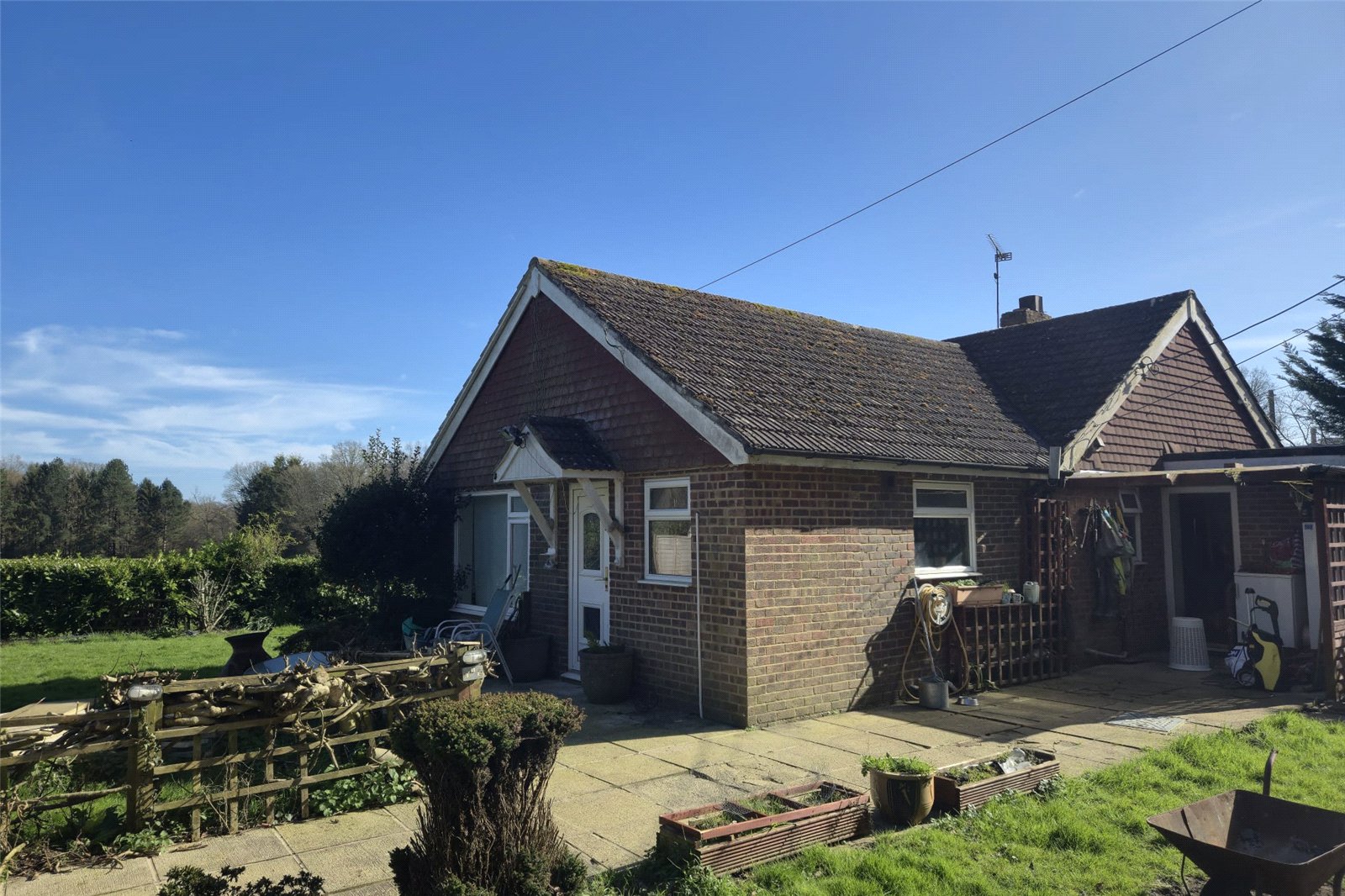 3 bedroom Detached bungalow For Sale