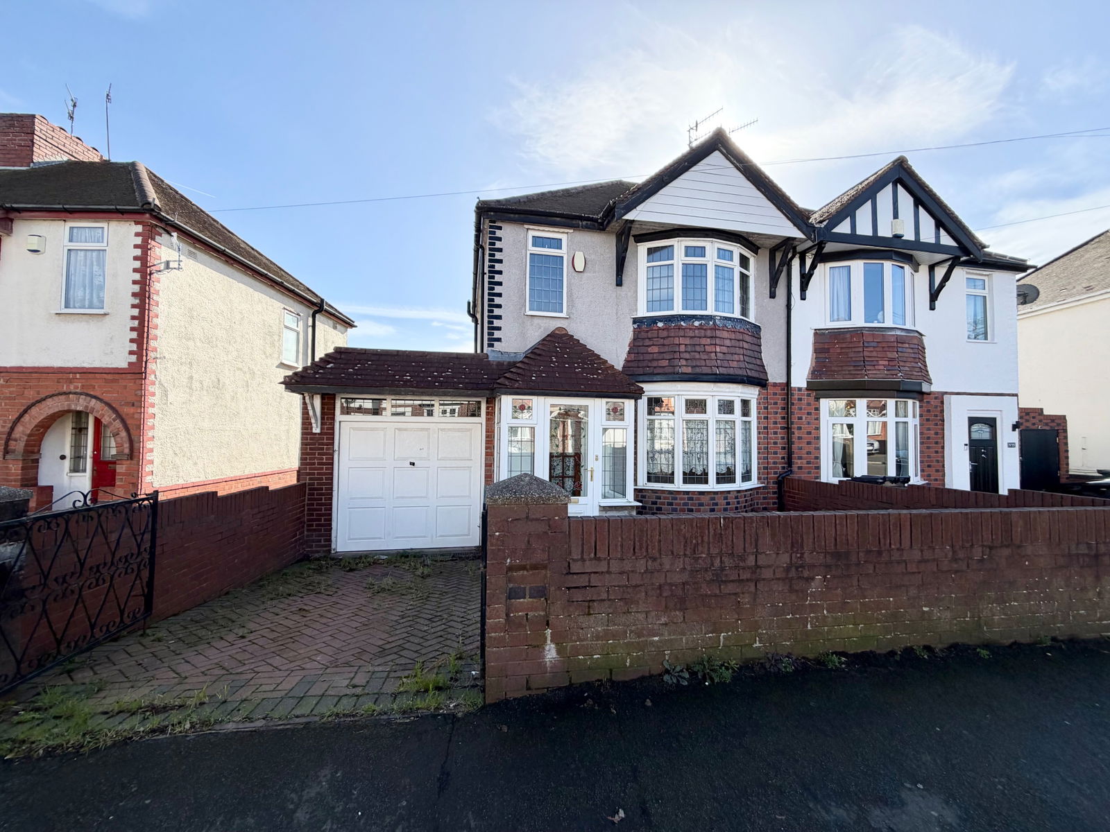 3 bedroom Semi-detached house For Sale