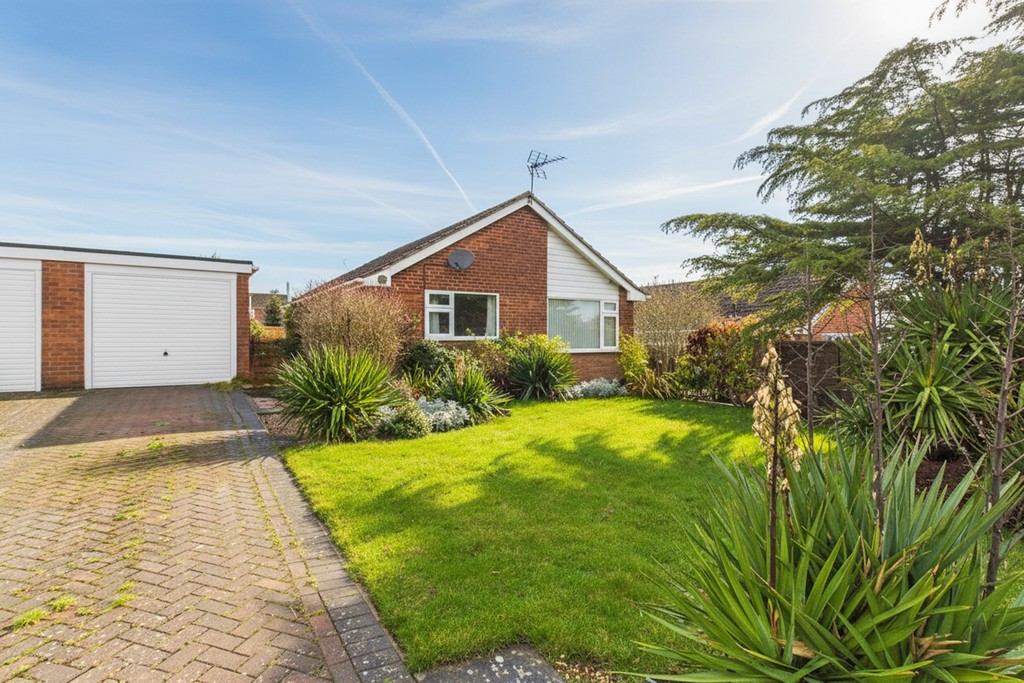 2 bedroom Detached house For Sale