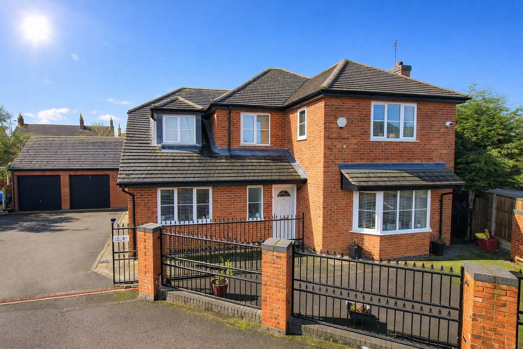 4 bedroom Detached house For Sale