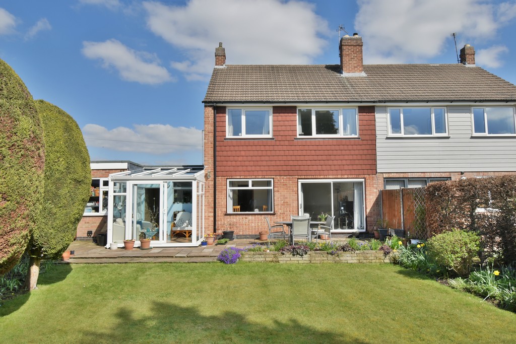 3 bedroom Semi-detached house For Sale