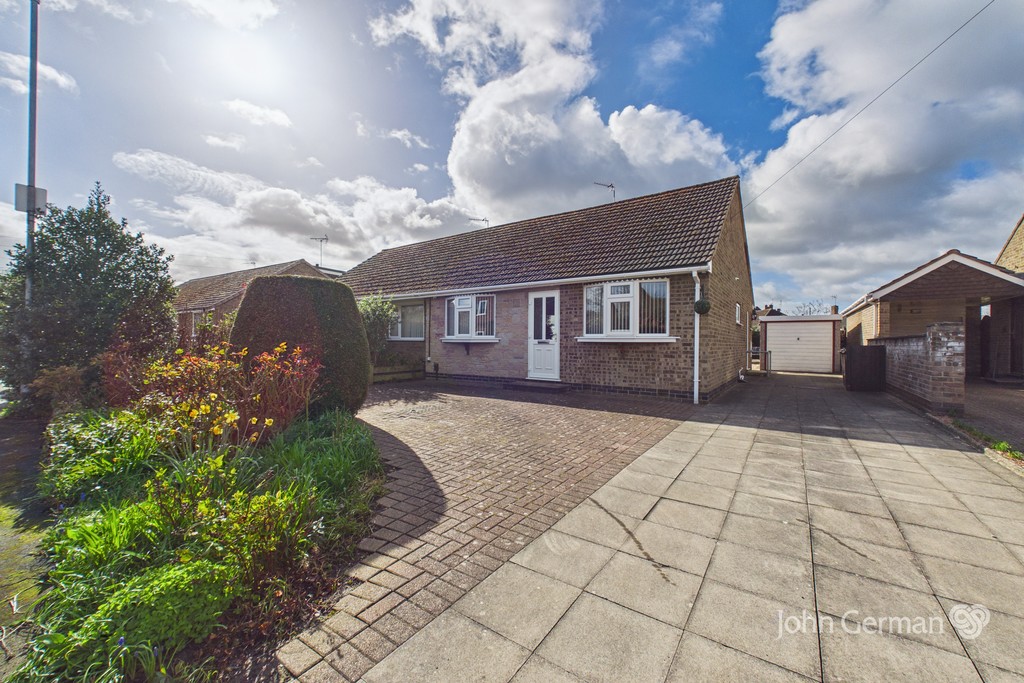 2 bedroom Semi-detached house For Sale
