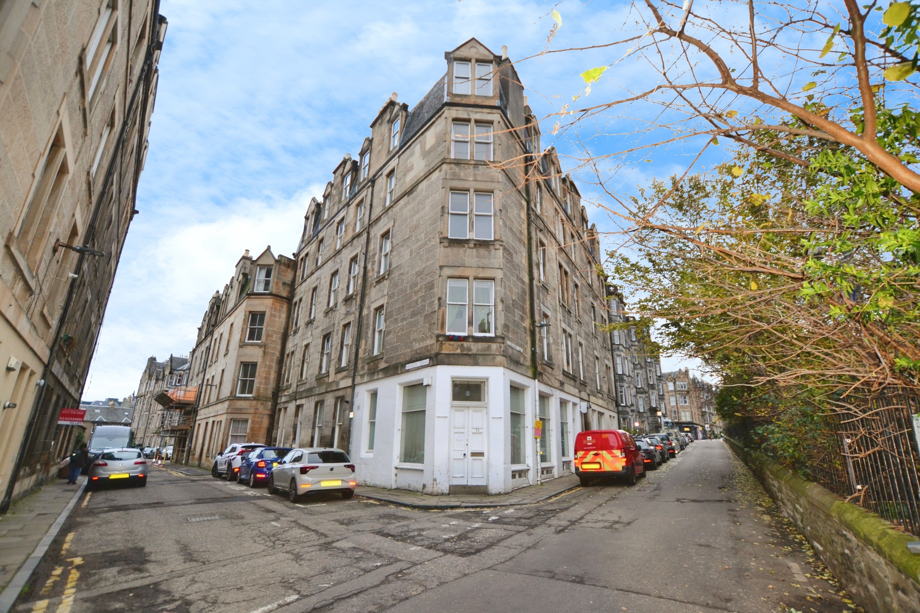 2 bedroom Flat To Let