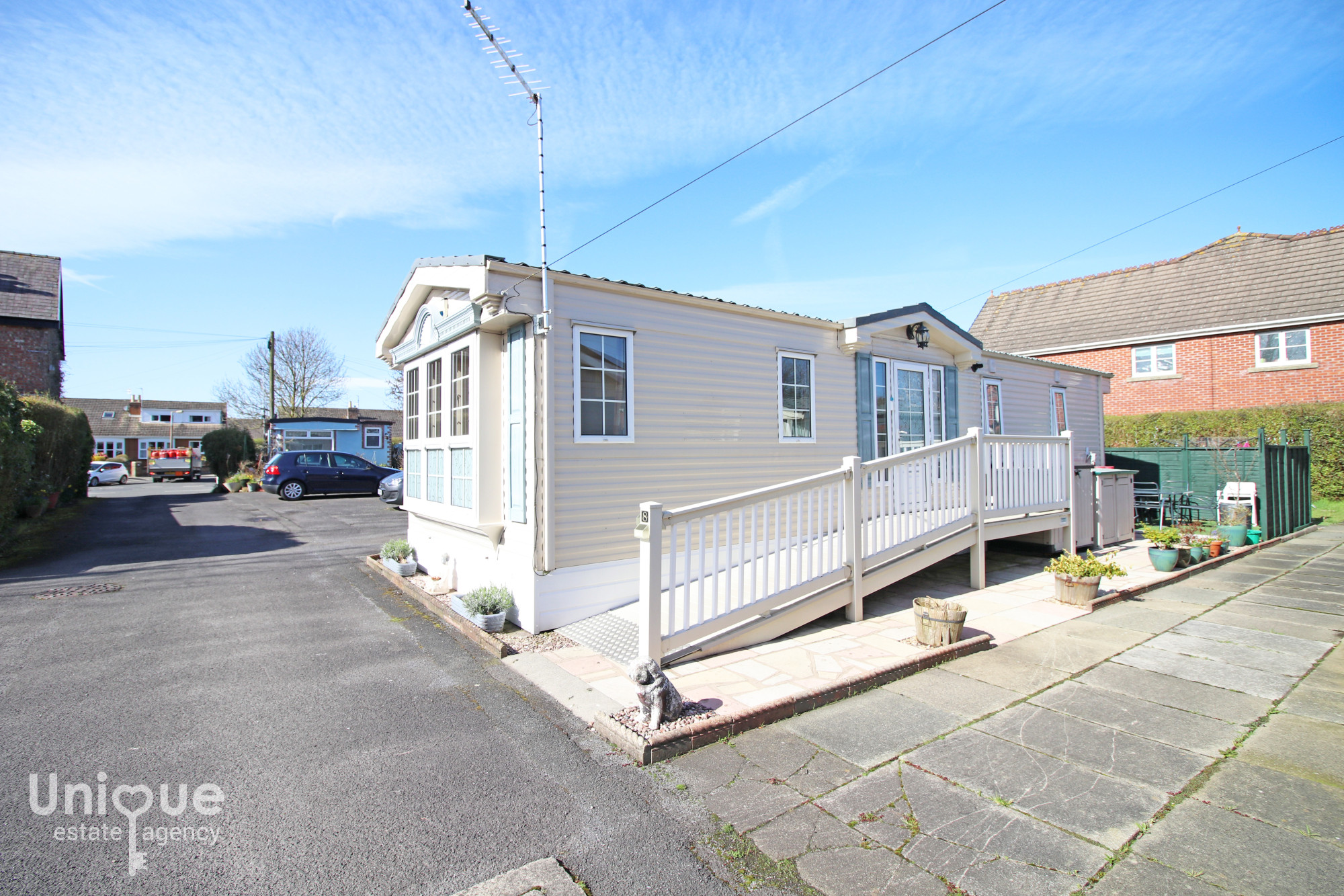2 bedroom House (unspecified) For Sale