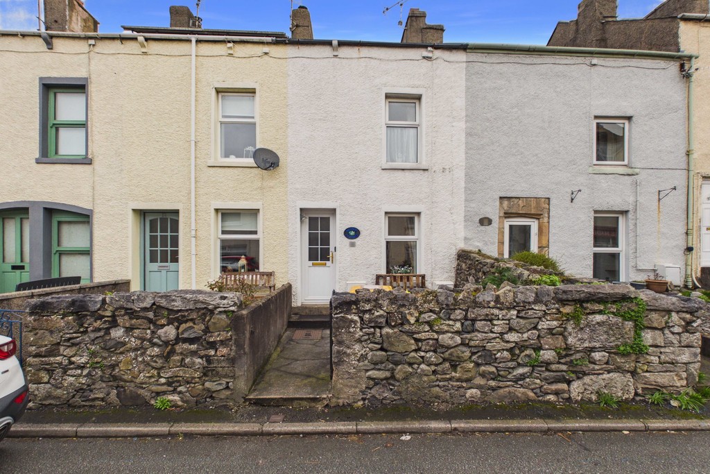 3 bedroom Cottage For Sale