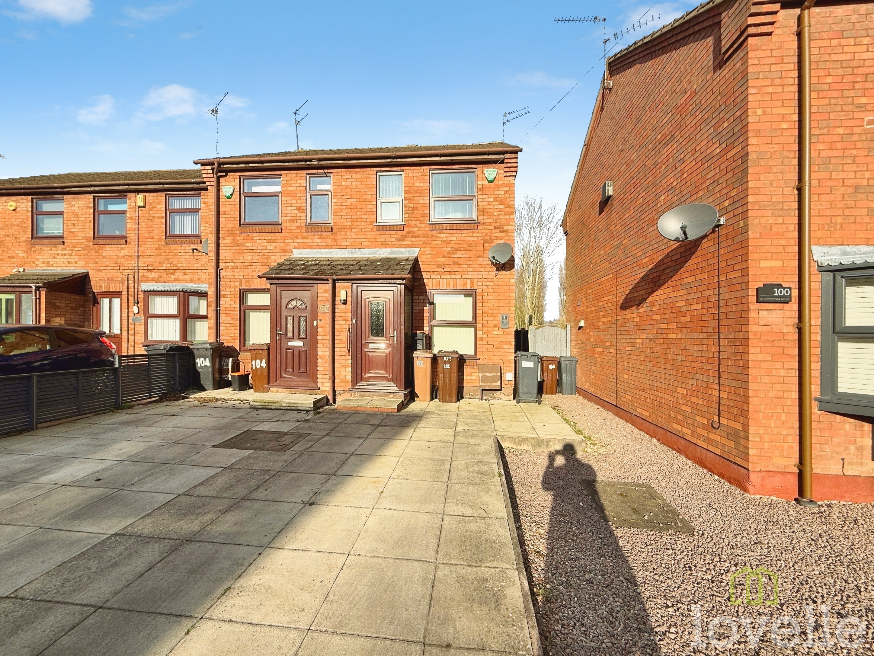 2 bedroom Semi-detached house To Let