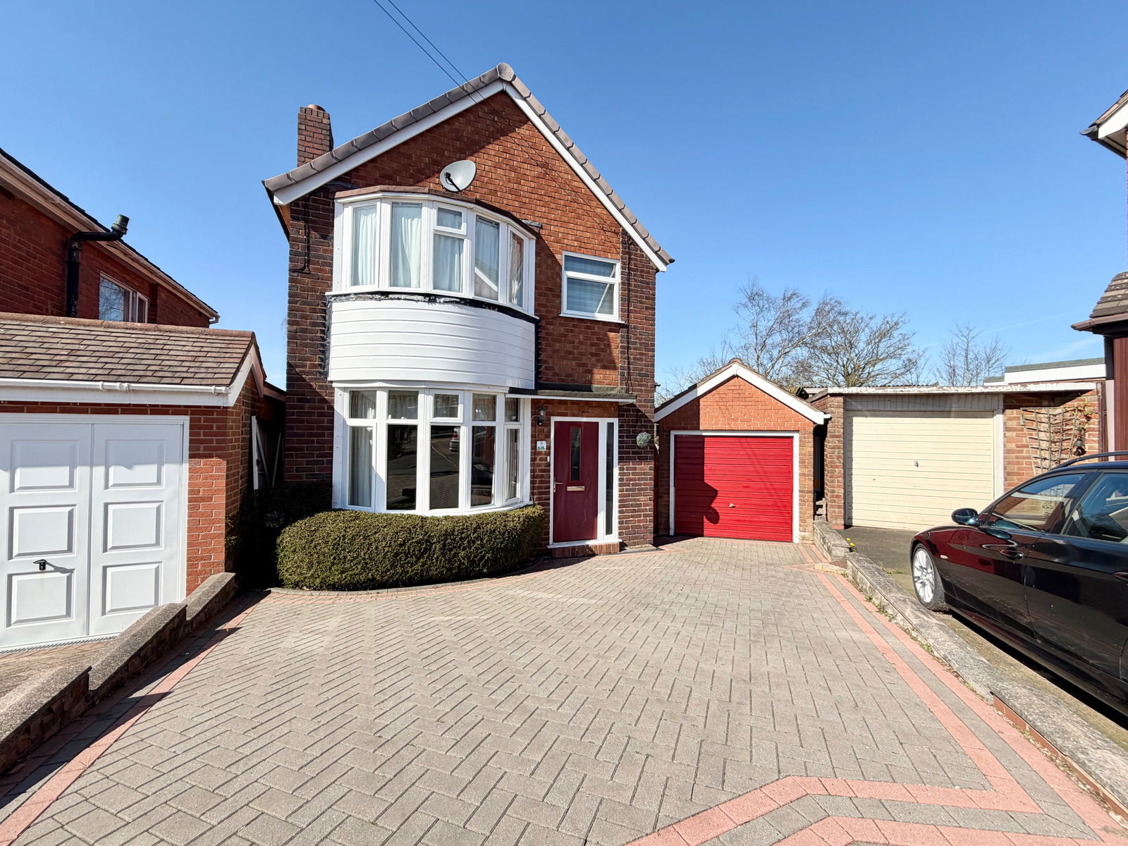 3 bedroom Detached house Under Offer