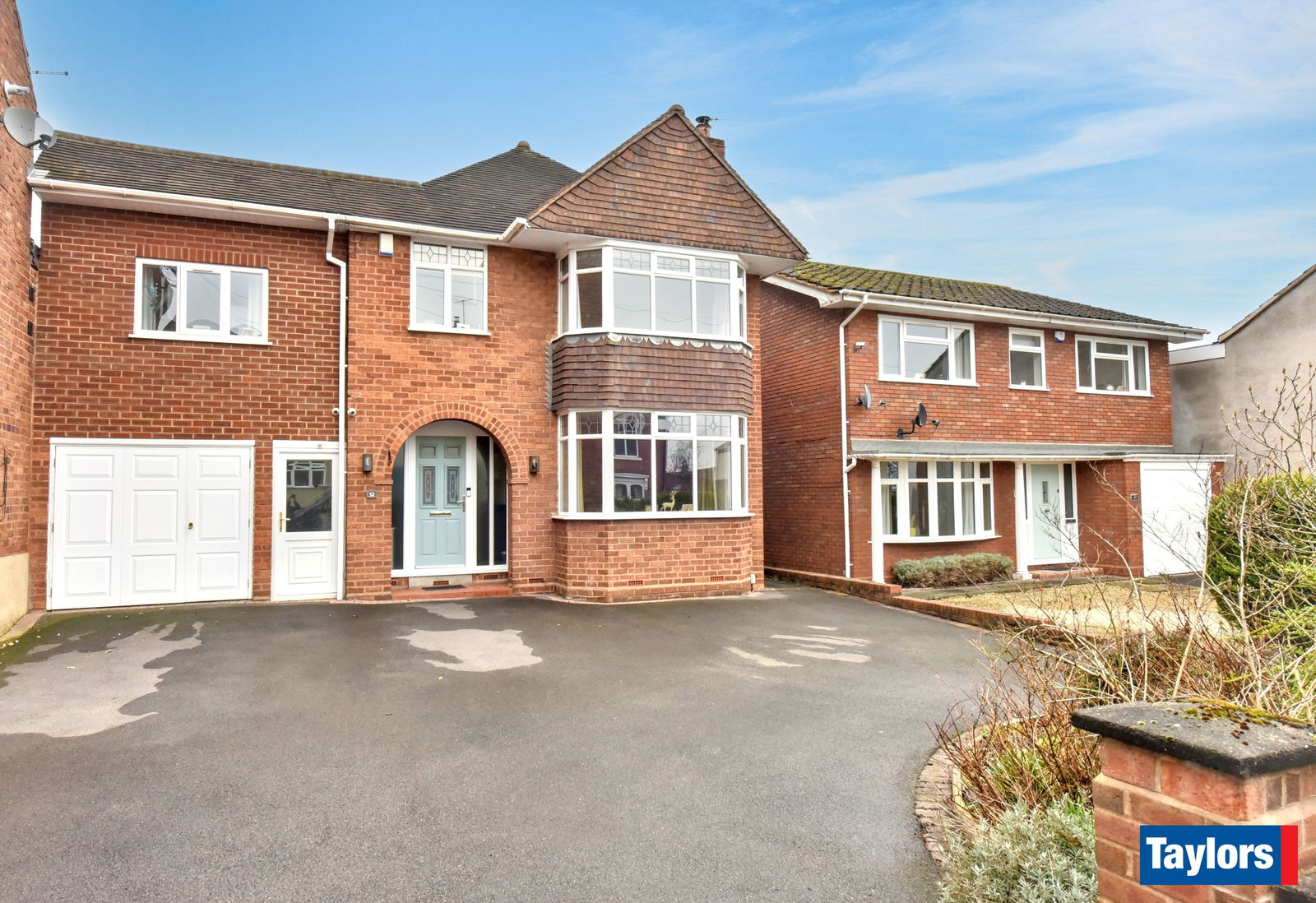 4 bedroom Link detached house Under Offer