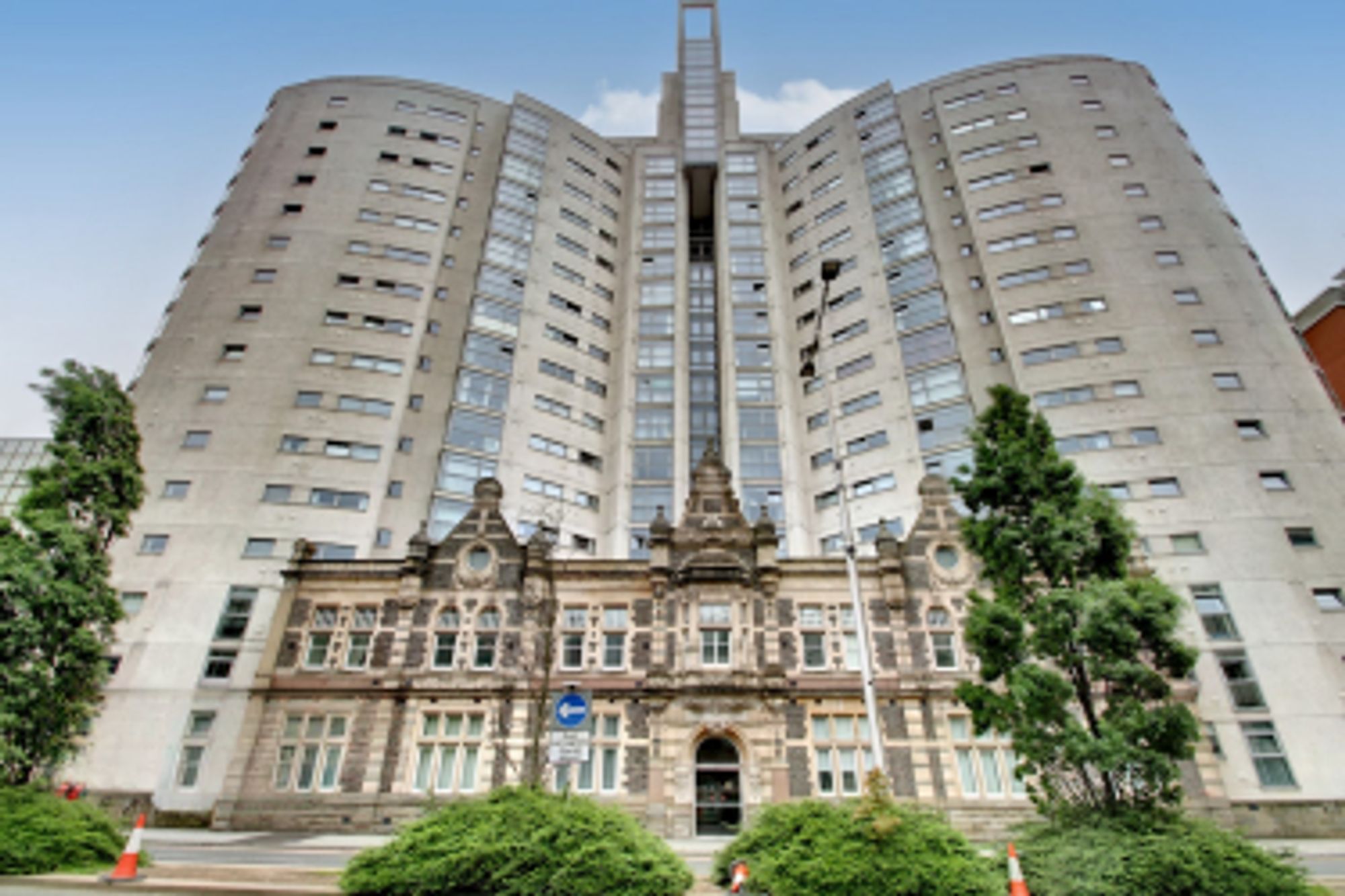 1 bedroom Apartment For Sale
