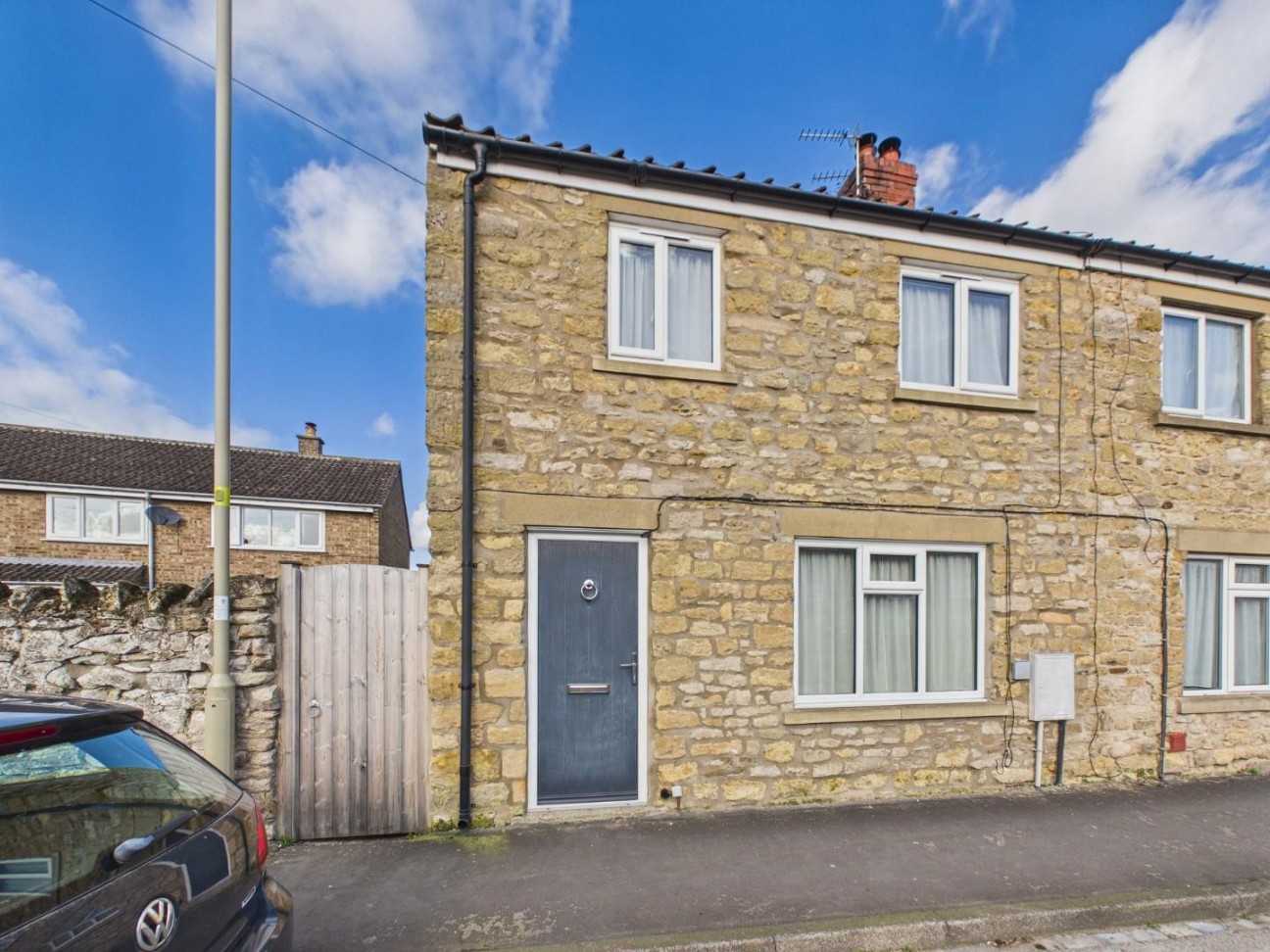 2 bedroom Cottage For Sale