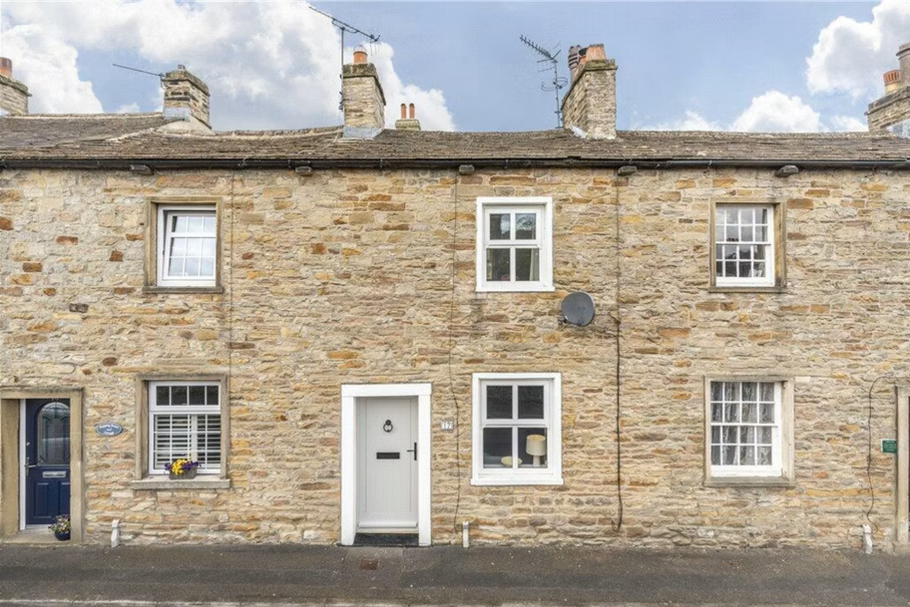 2 bedroom Terraced House To Let