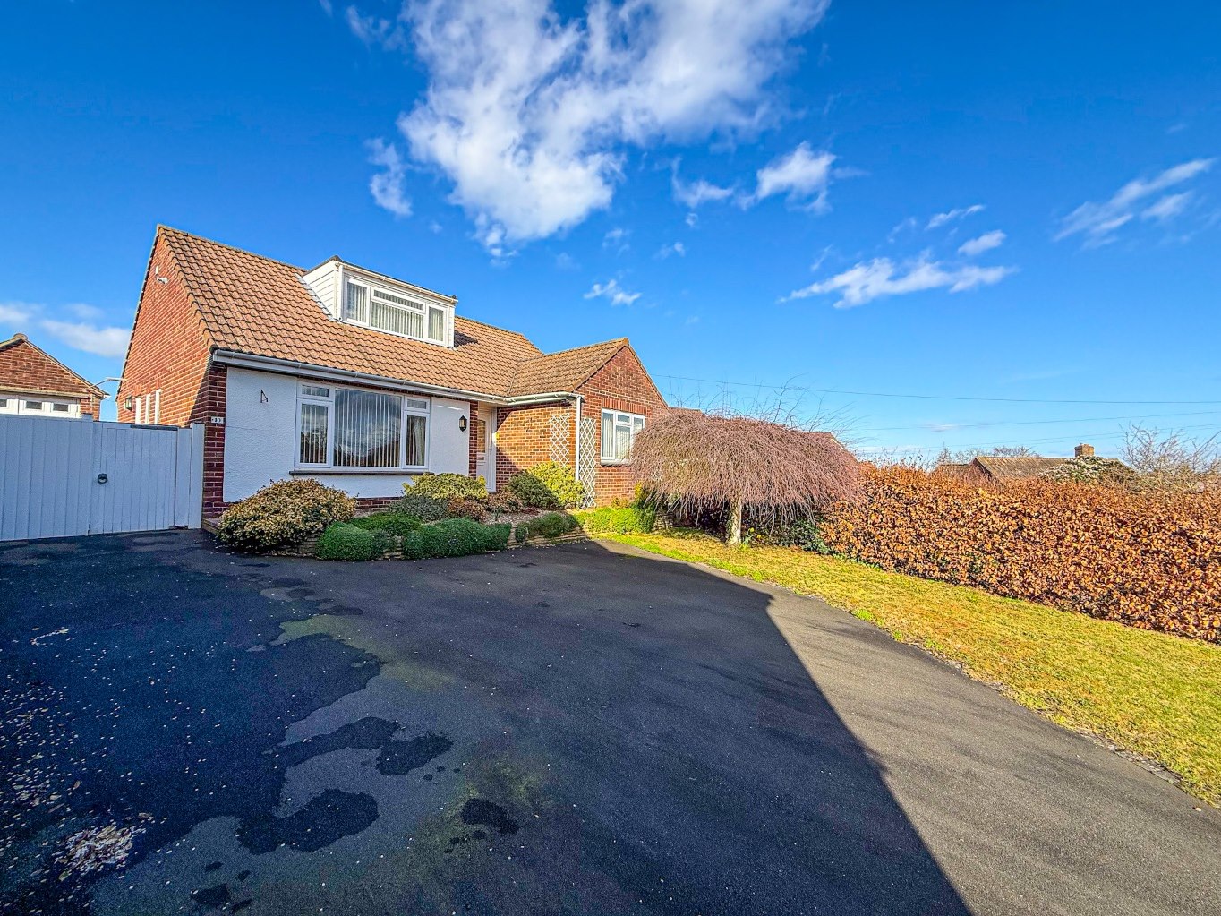 3 bedroom Detached bungalow Under Offer