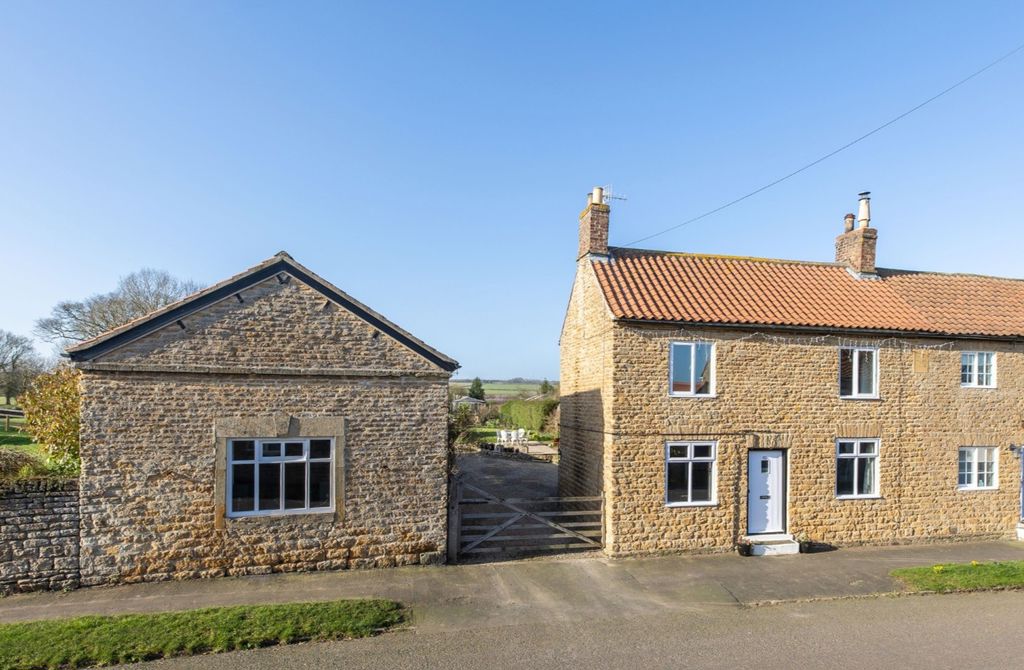 4 bedroom Cottage For Sale