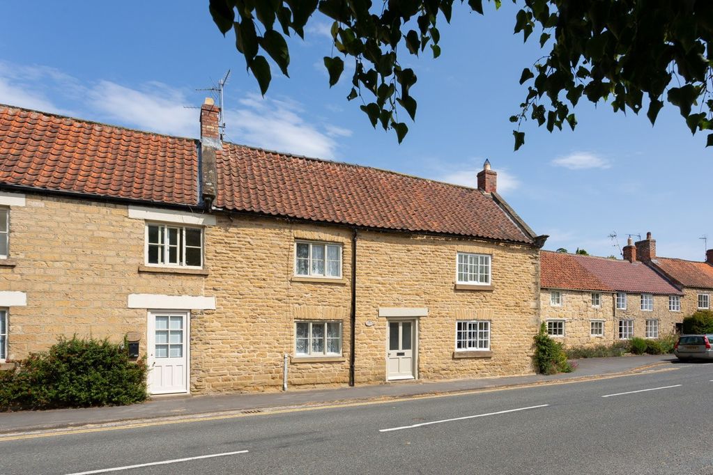 2 bedroom Cottage For Sale