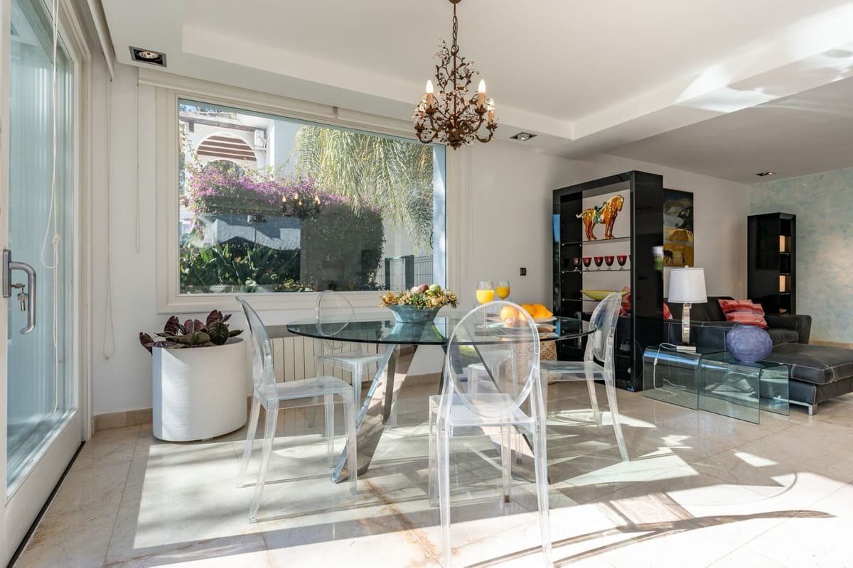 4 bedroom Villa For Sale